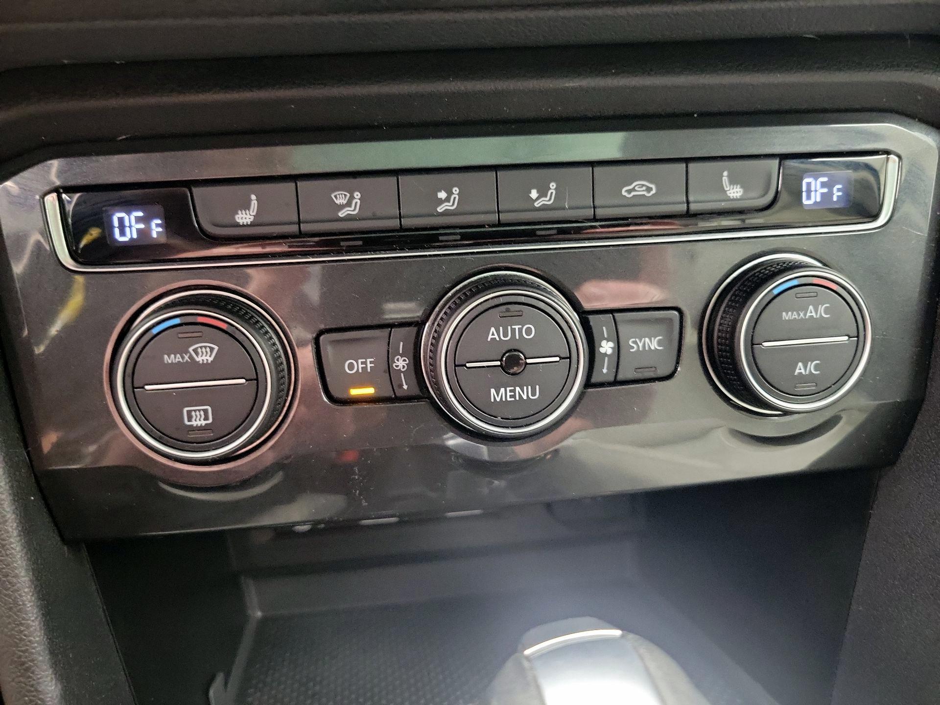 Thumbnail: 2018 Volkswagen Tiguan - 17