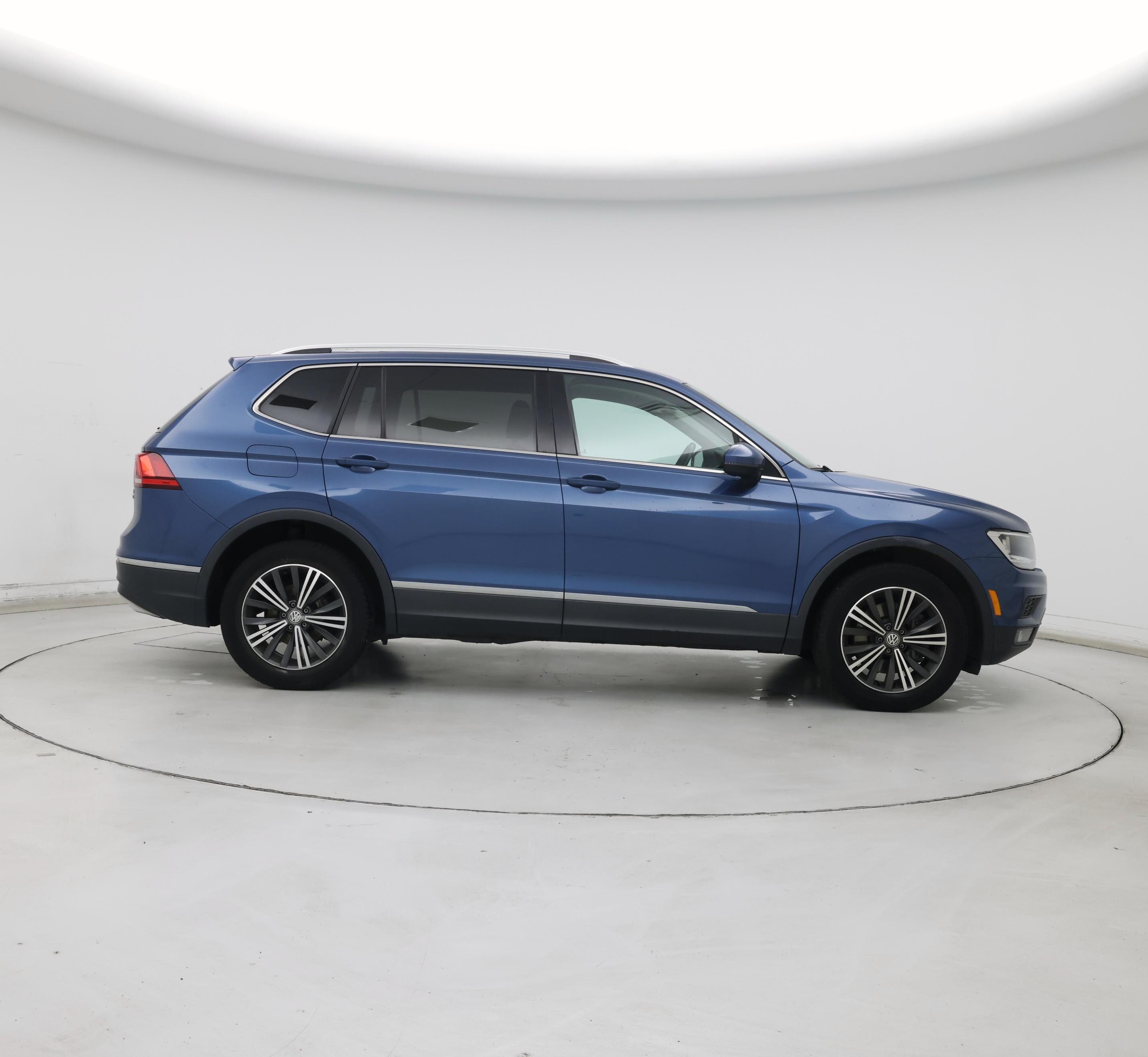 Thumbnail: 2018 Volkswagen Tiguan - 7