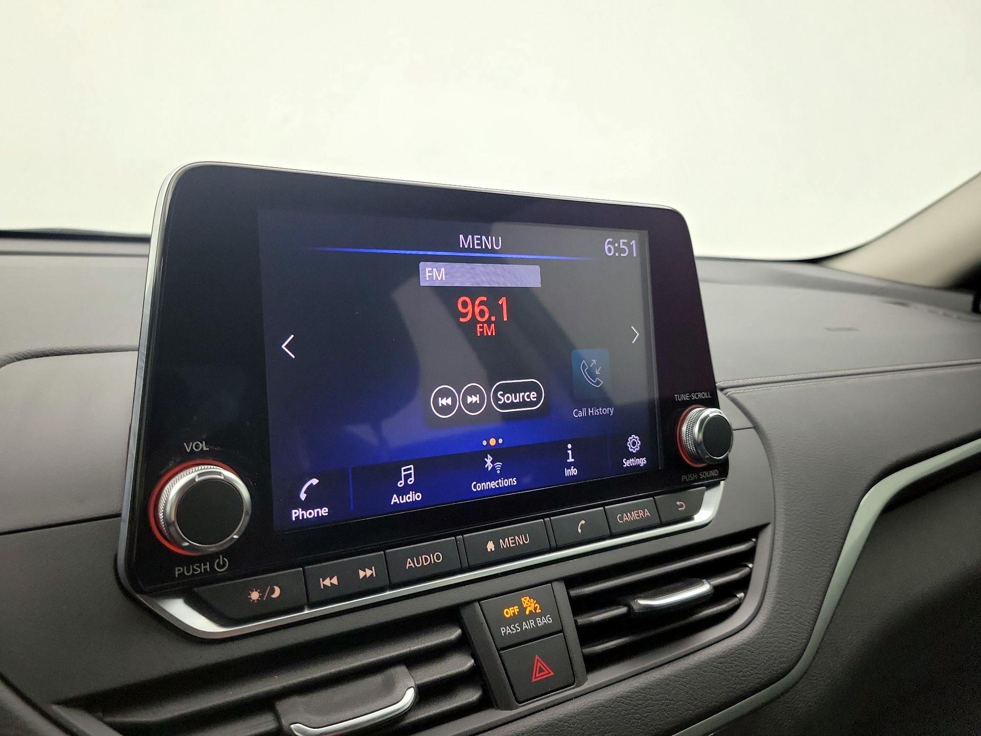 Thumbnail: 2019 Nissan Altima - 15