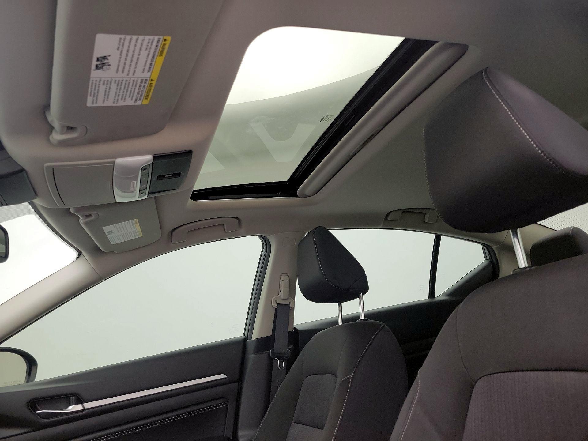 Thumbnail: 2019 Nissan Altima - 19