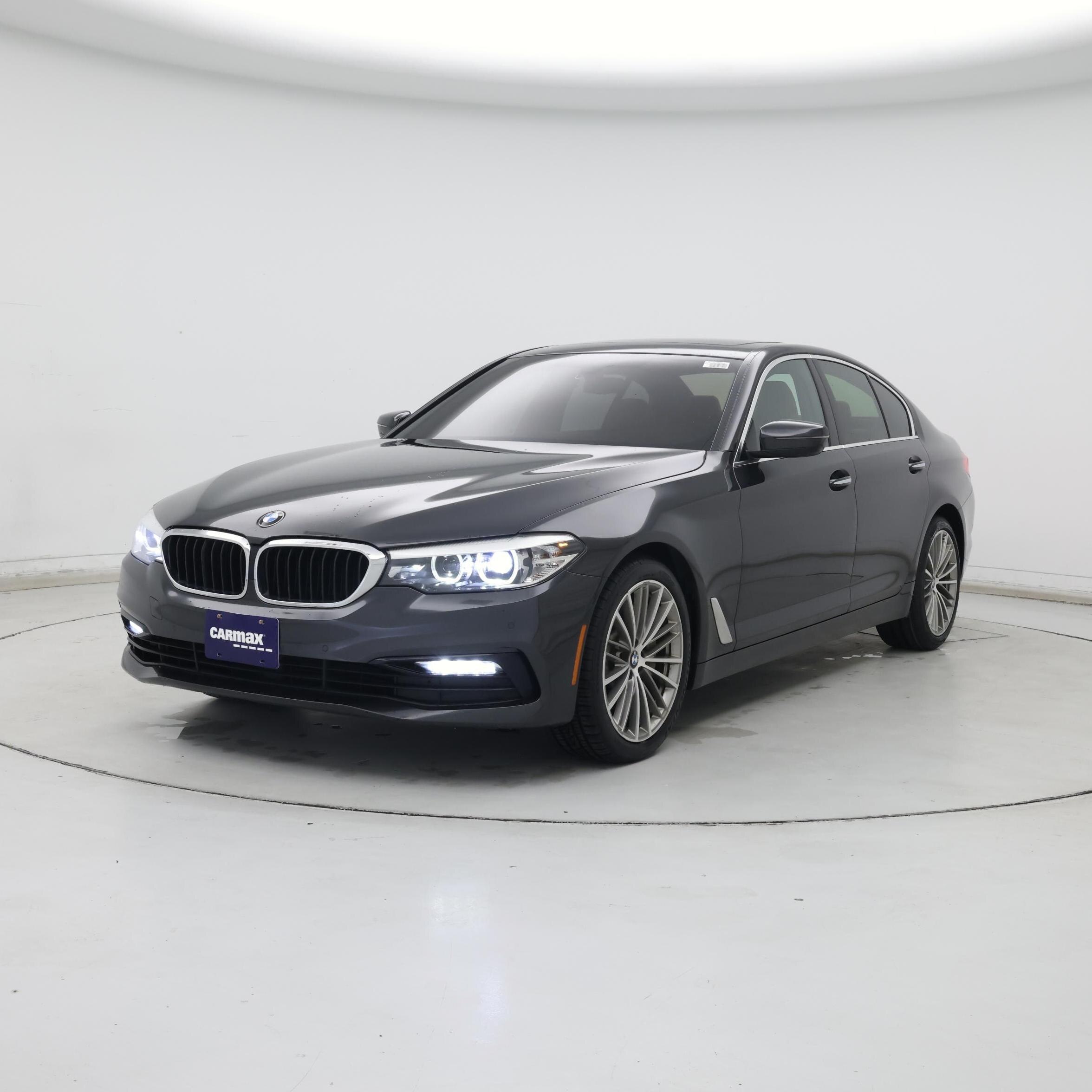 Thumbnail: 2017 BMW 5 Series - 4