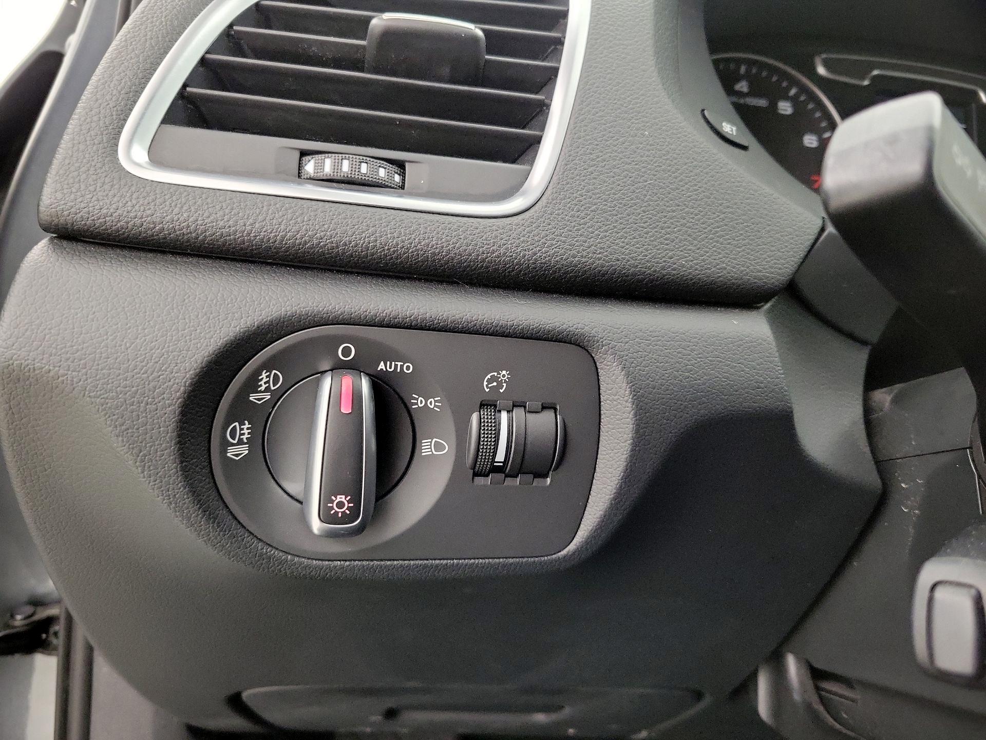 Thumbnail: 2015 Audi Q3 - 13
