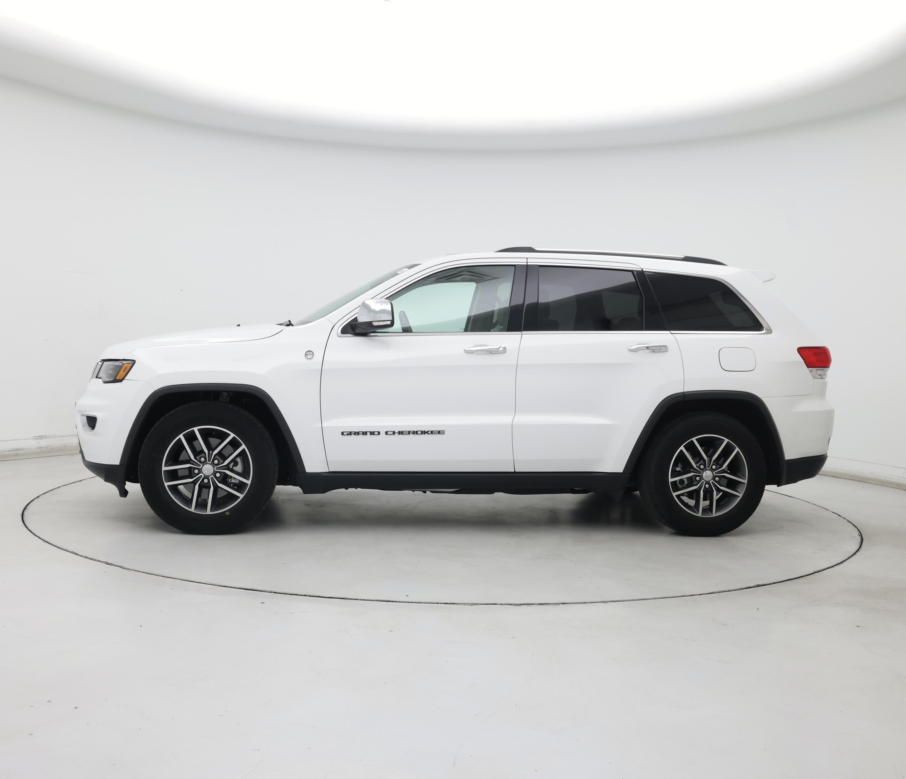 Thumbnail: 2017 Jeep Grand Cherokee - 3