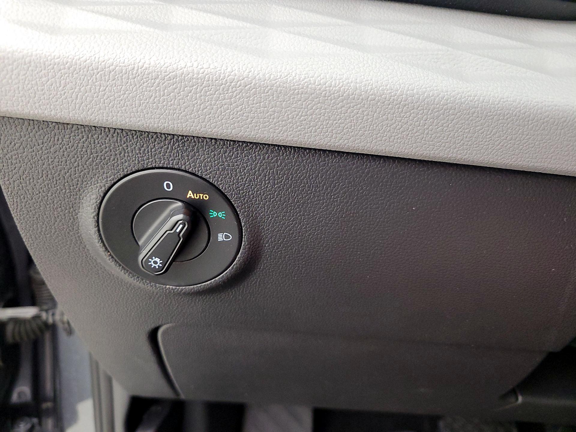 Thumbnail: 2022 Volkswagen Taos - 13