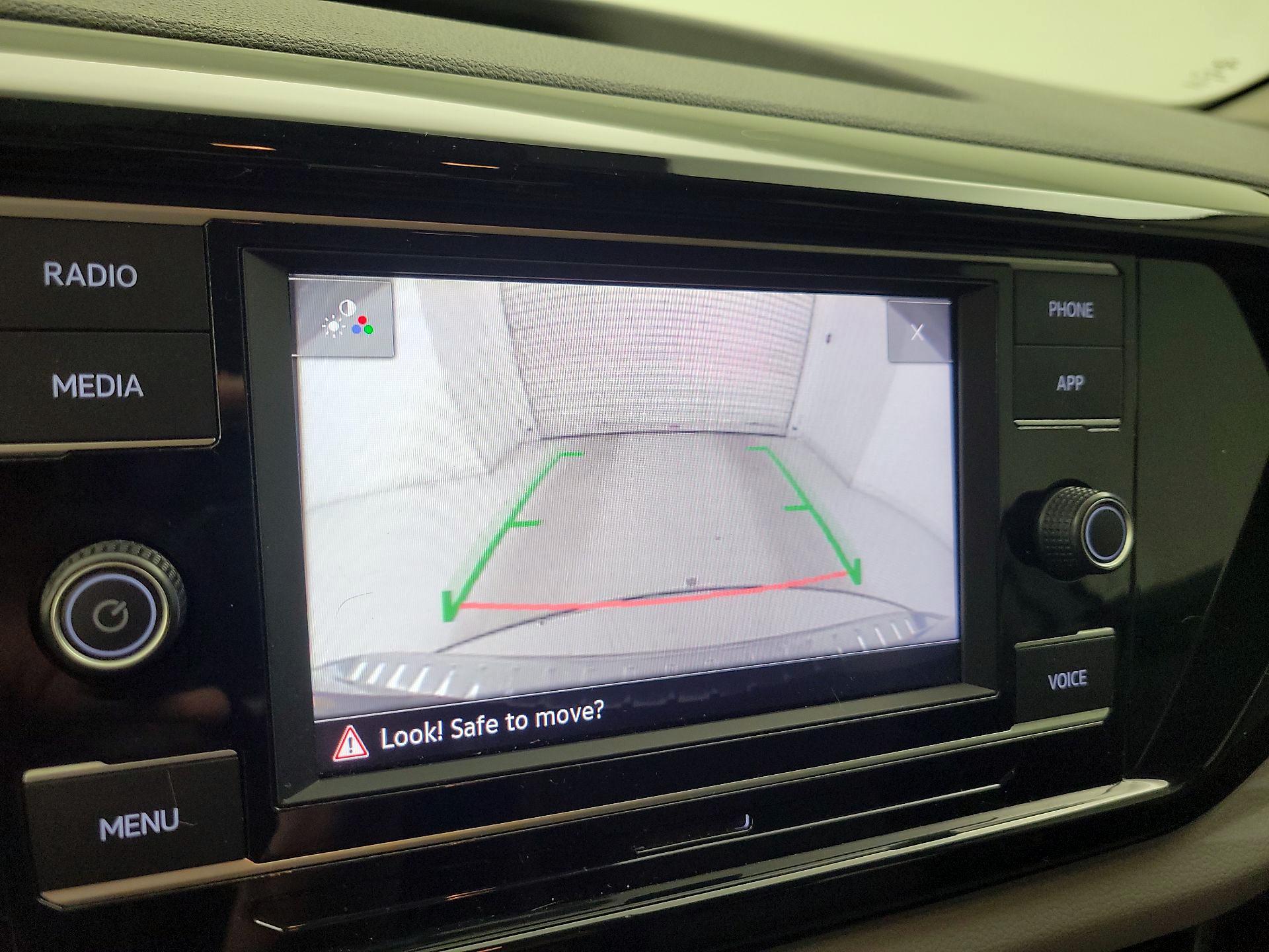 Thumbnail: 2022 Volkswagen Taos - 14