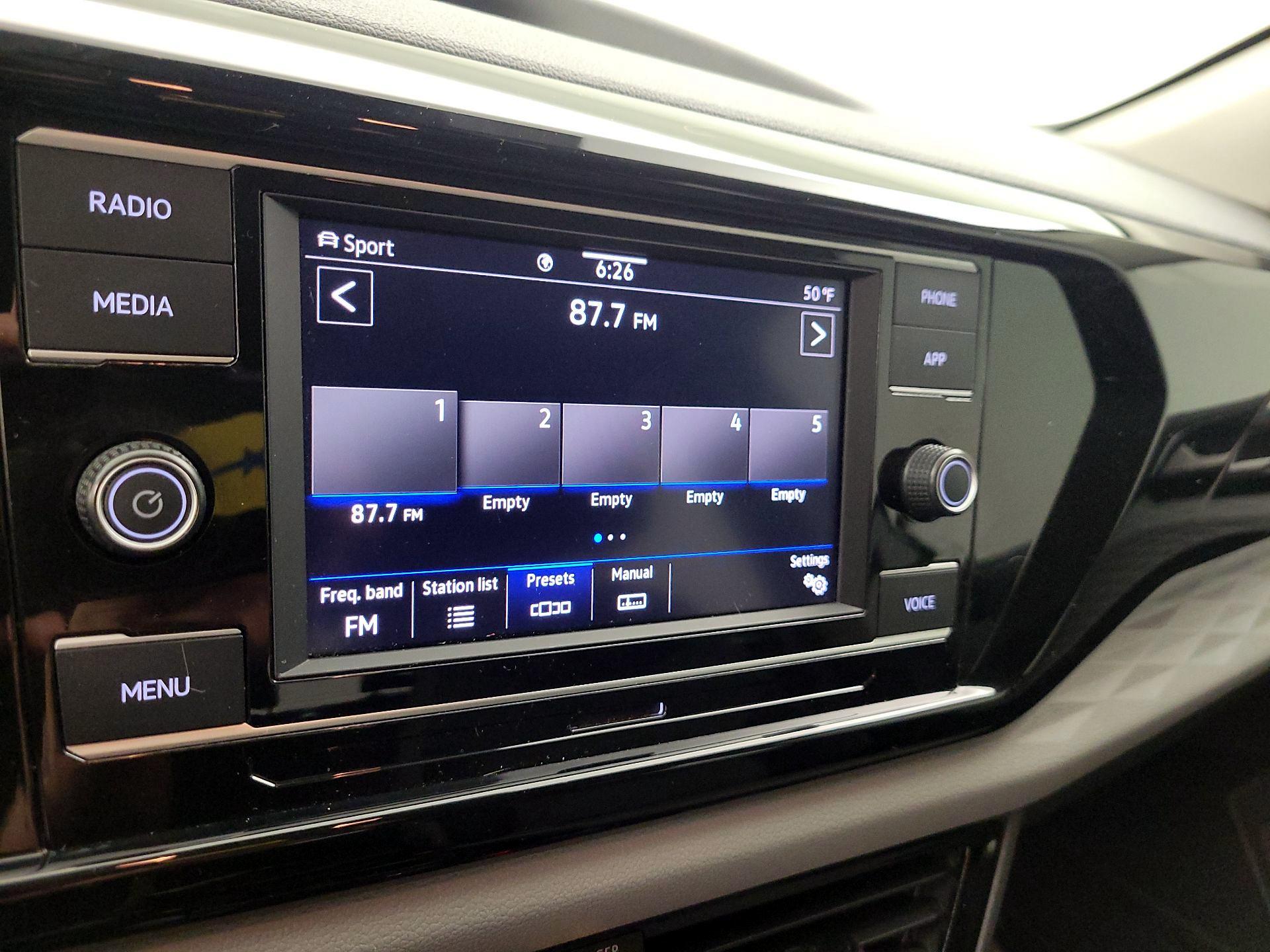 Thumbnail: 2022 Volkswagen Taos - 15