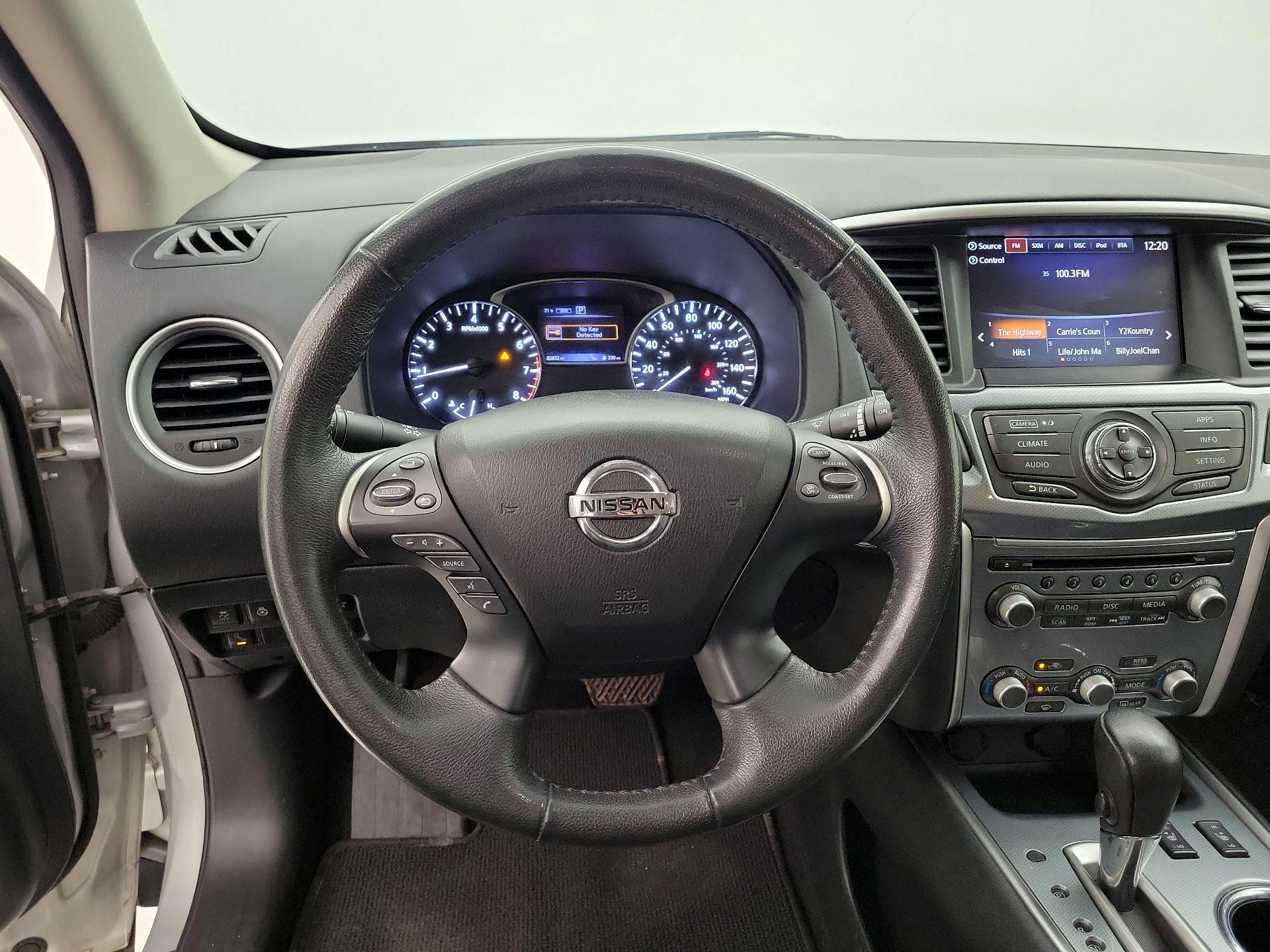 Thumbnail: 2017 Nissan Pathfinder - 10