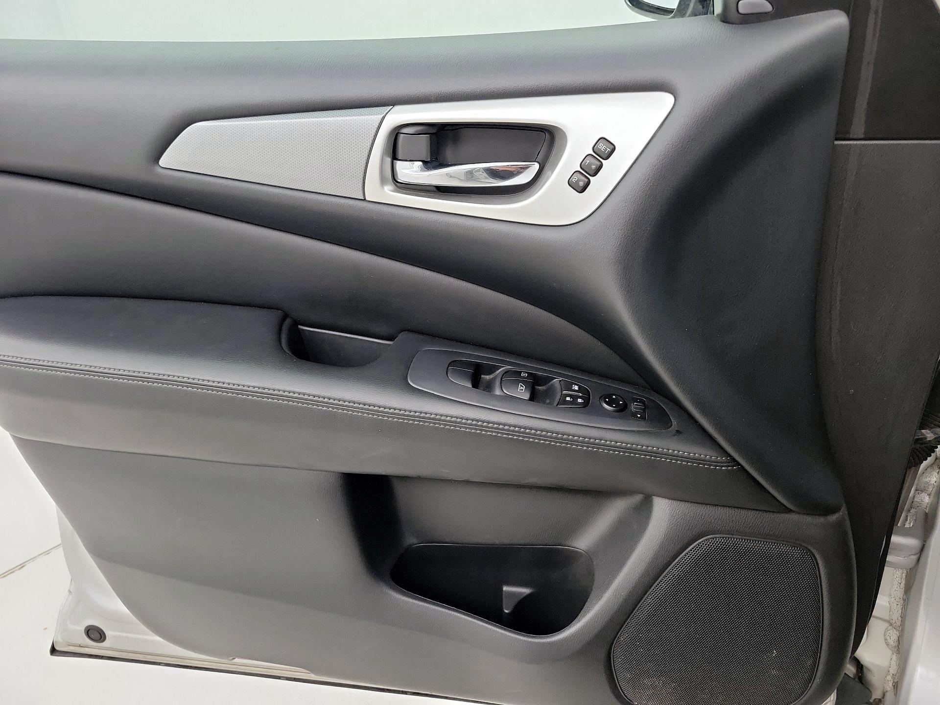 Thumbnail: 2017 Nissan Pathfinder - 12