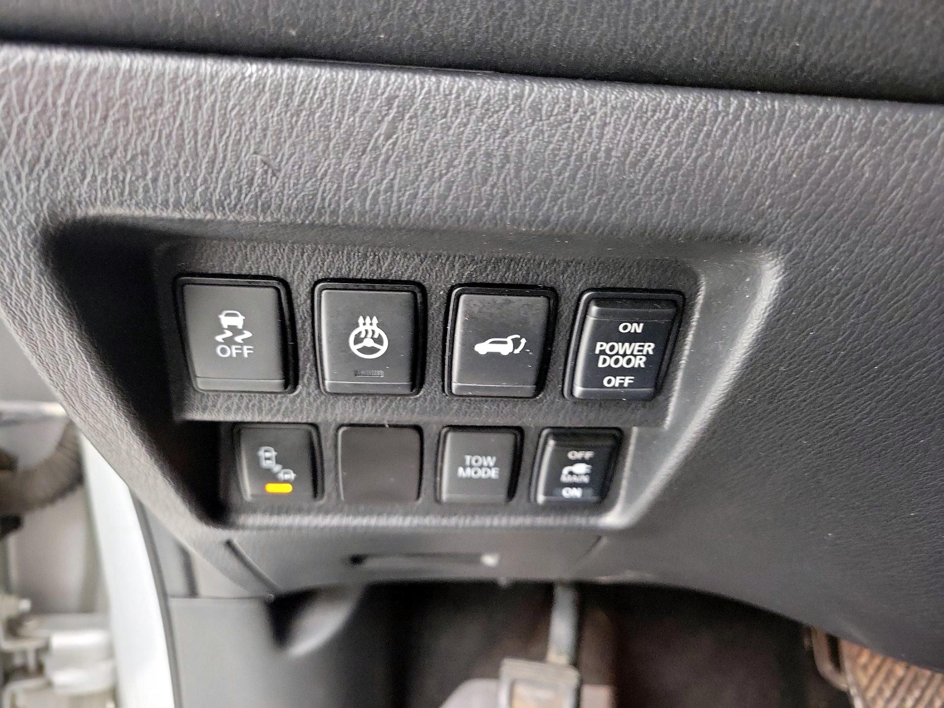 Thumbnail: 2017 Nissan Pathfinder - 13