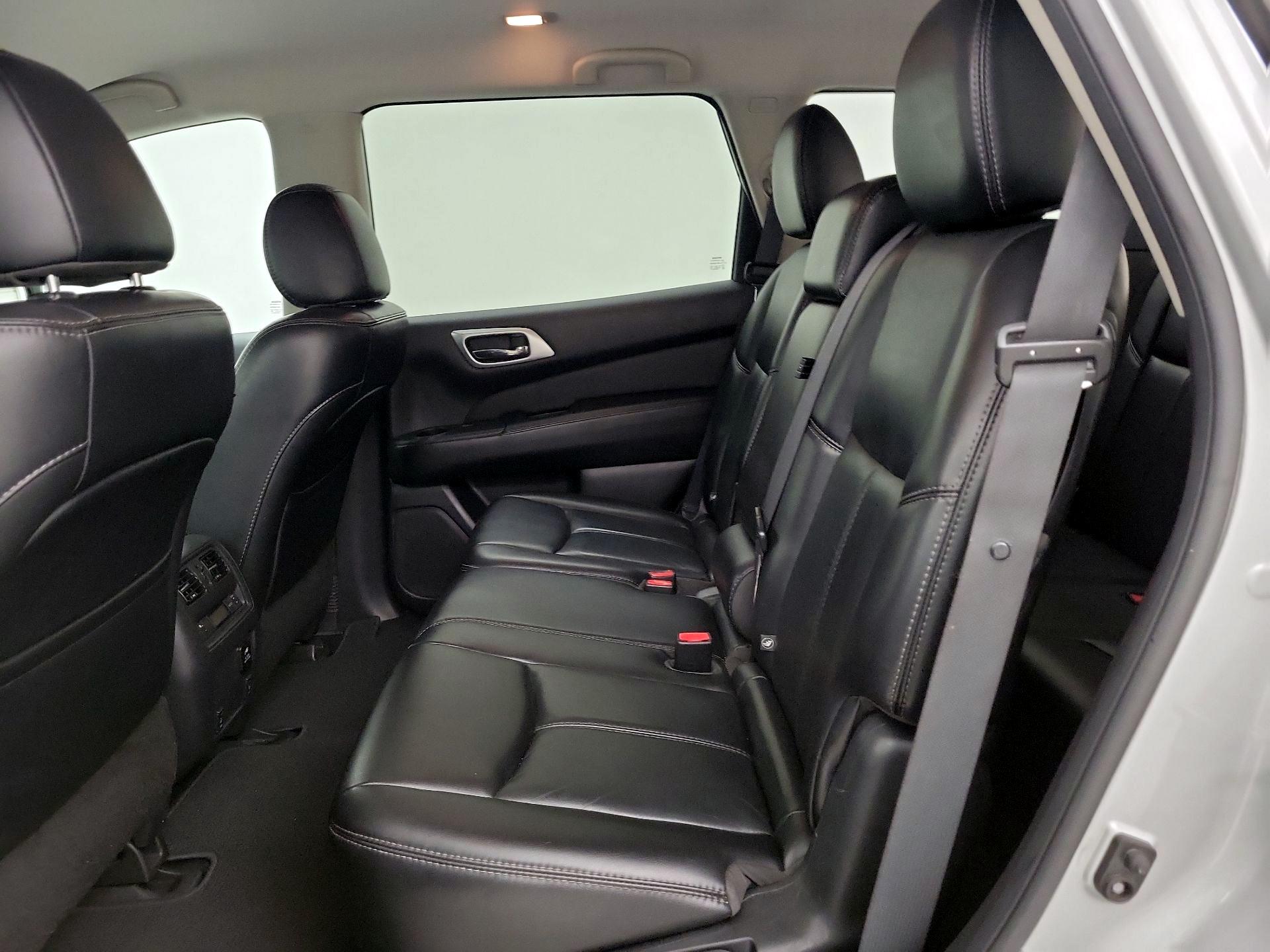 Thumbnail: 2017 Nissan Pathfinder - 19