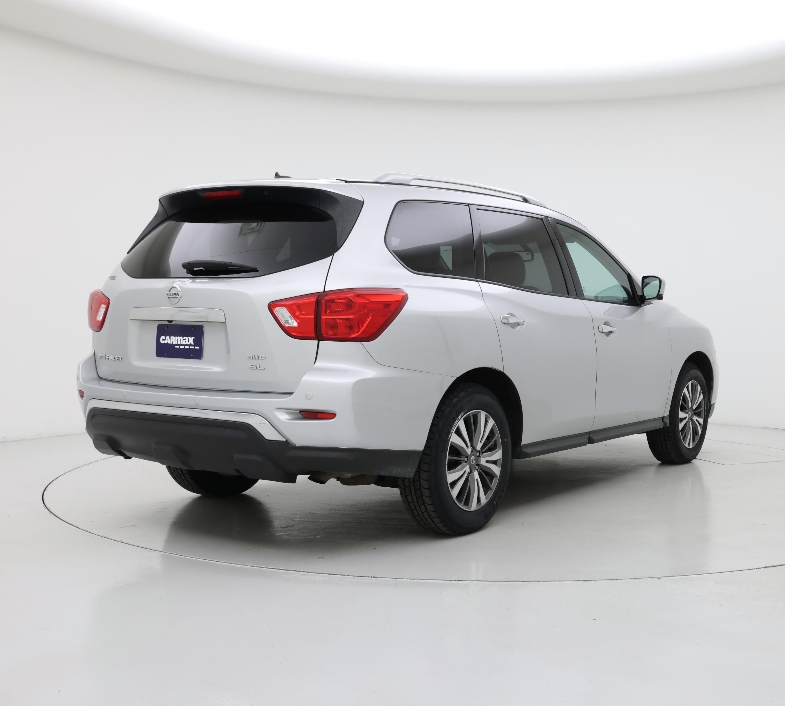Thumbnail: 2017 Nissan Pathfinder - 8