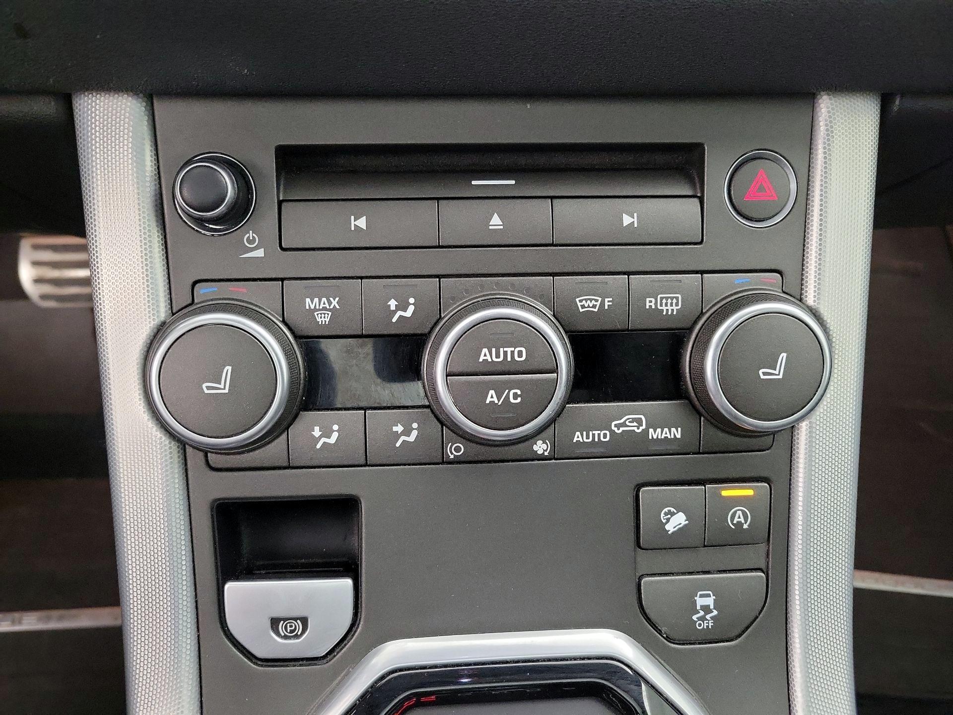 Thumbnail: 2017 Land Rover Range Rover Evoque - 16