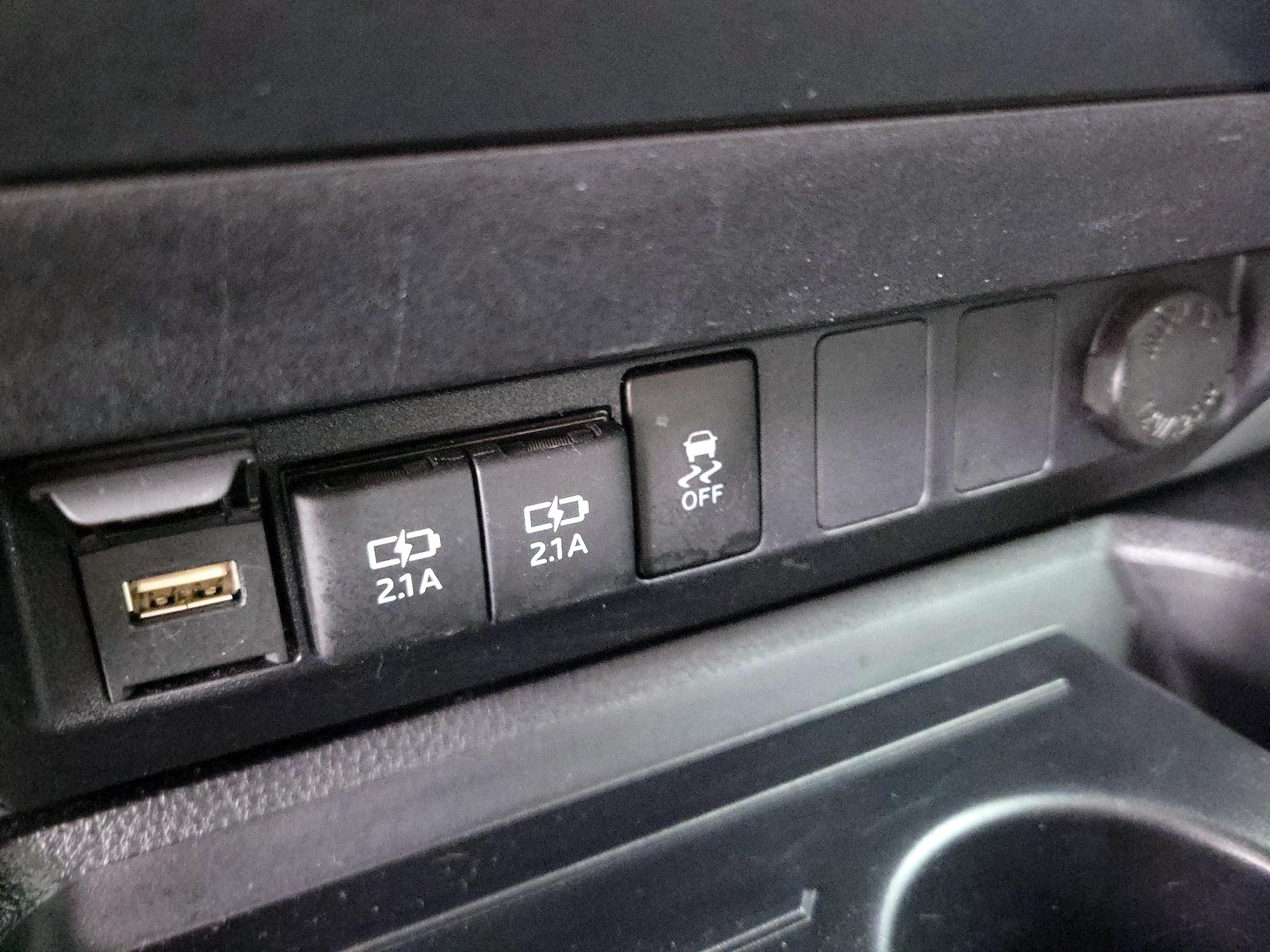 Thumbnail: 2021 Toyota Tundra - 19