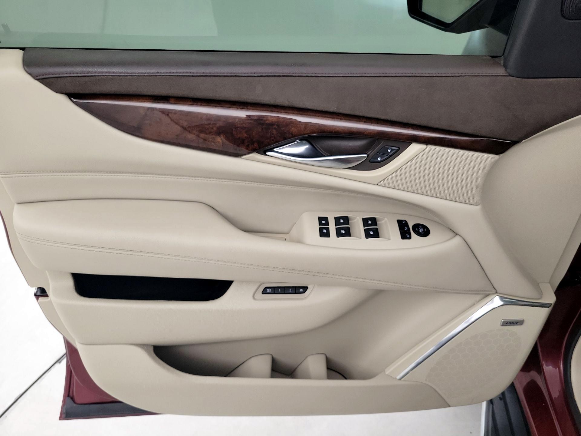 Thumbnail: 2016 Cadillac Escalade - 12