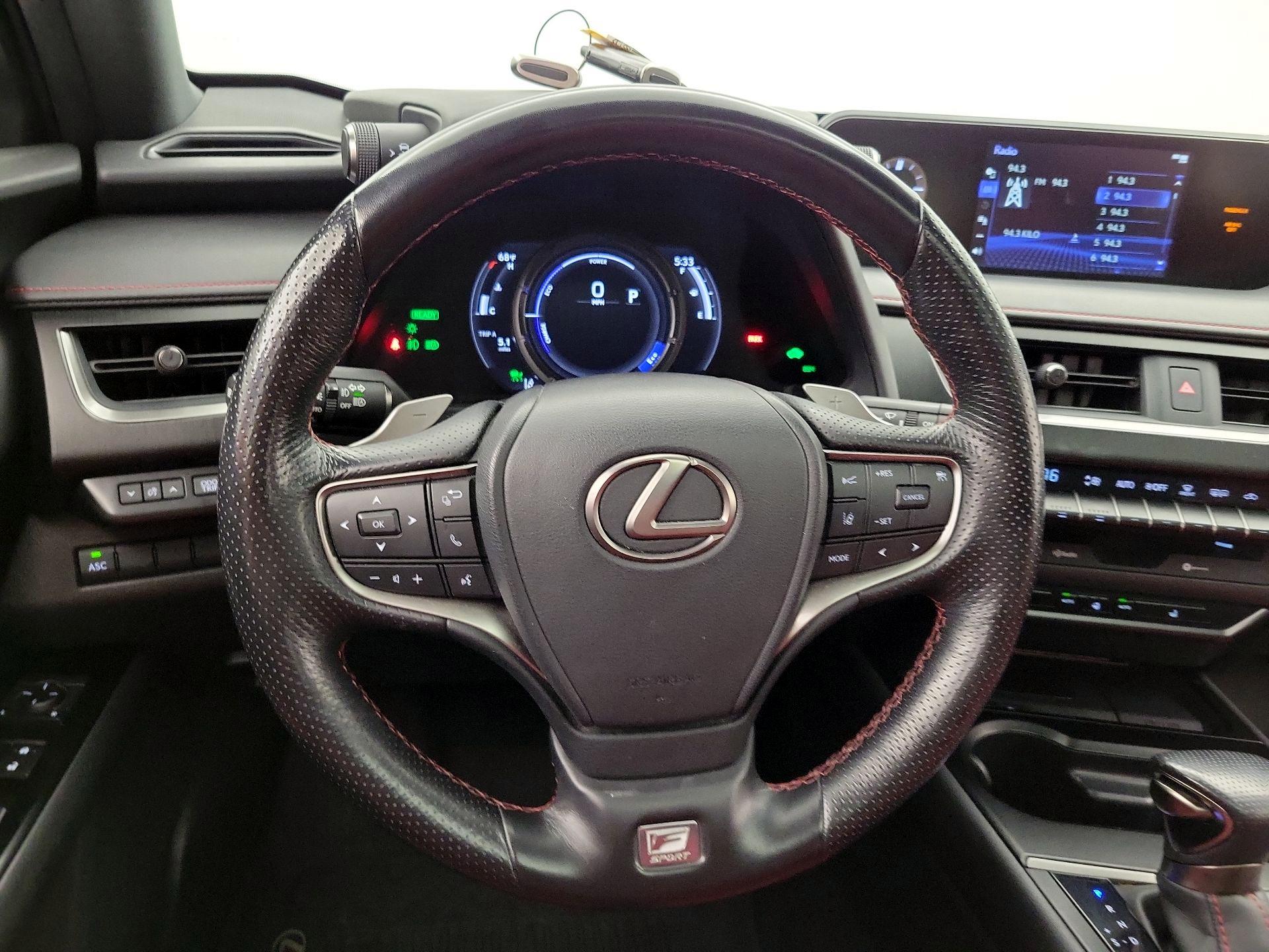 Thumbnail: 2022 Lexus UX - 10