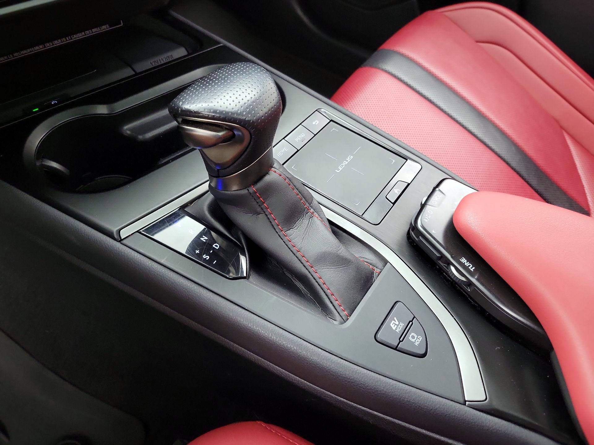 Thumbnail: 2022 Lexus UX - 17