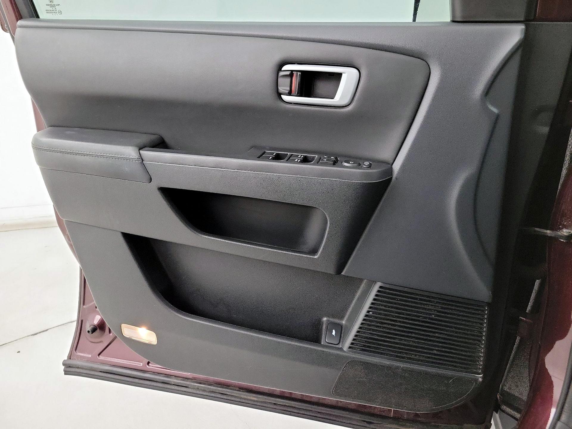 Thumbnail: 2015 Honda Pilot - 12