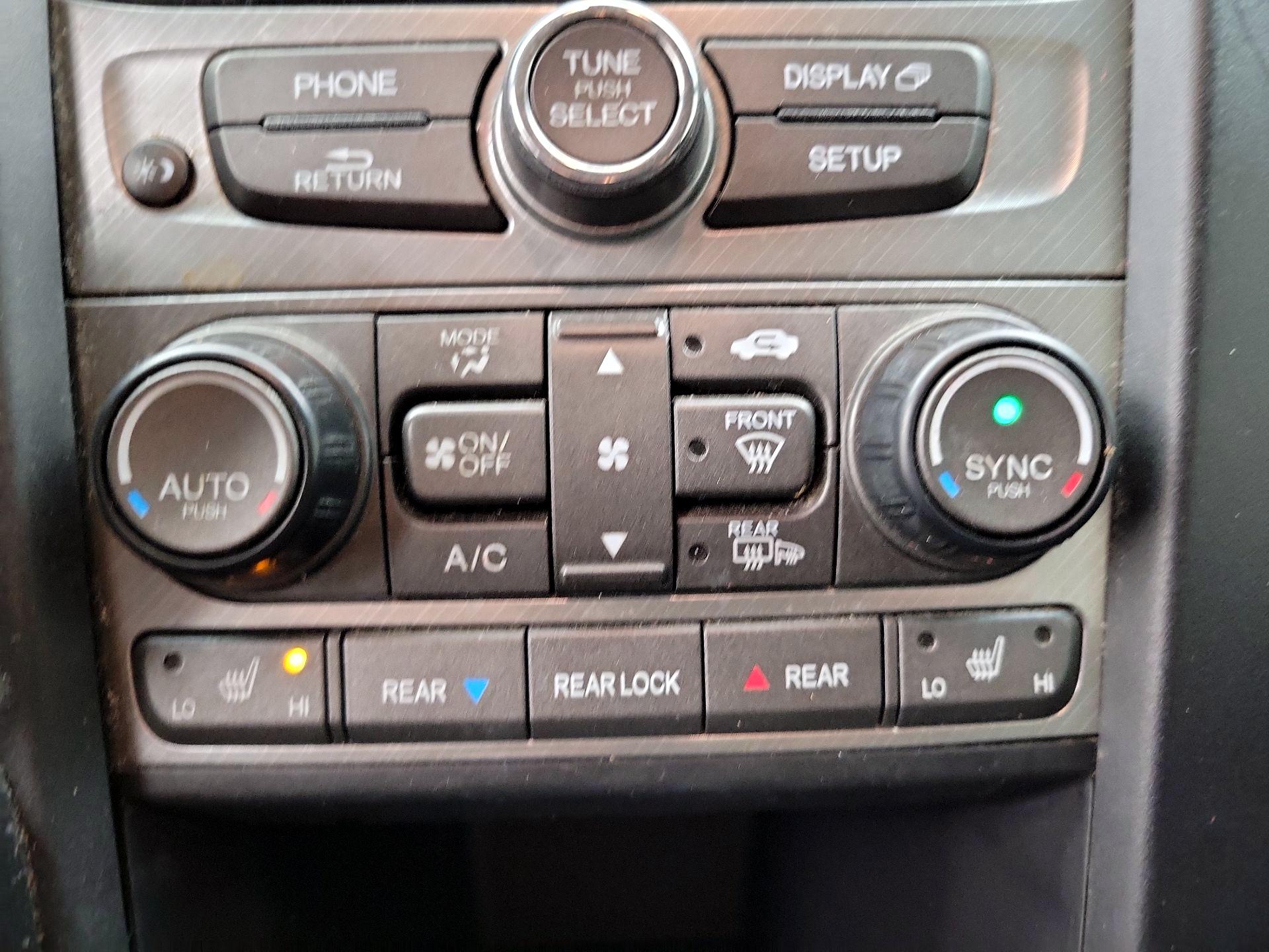 Thumbnail: 2015 Honda Pilot - 16