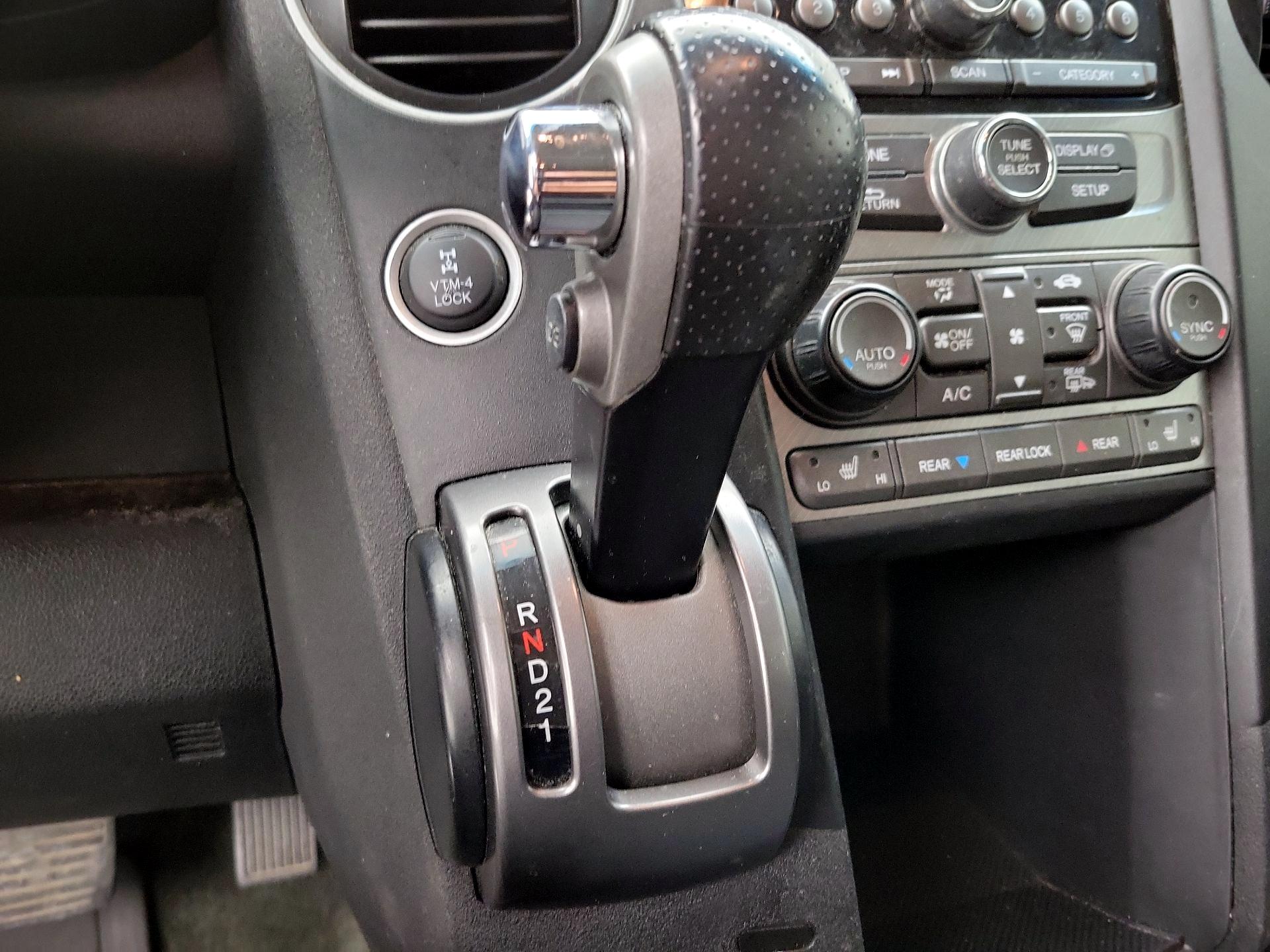 Thumbnail: 2015 Honda Pilot - 17