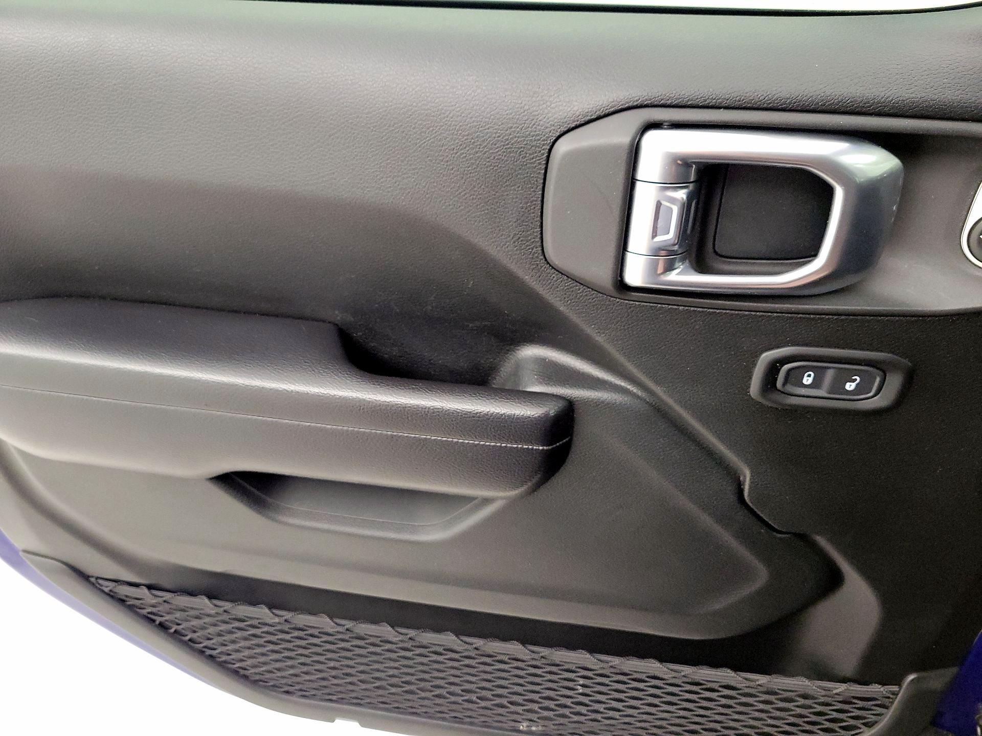 Thumbnail: 2020 Jeep Wrangler - 12