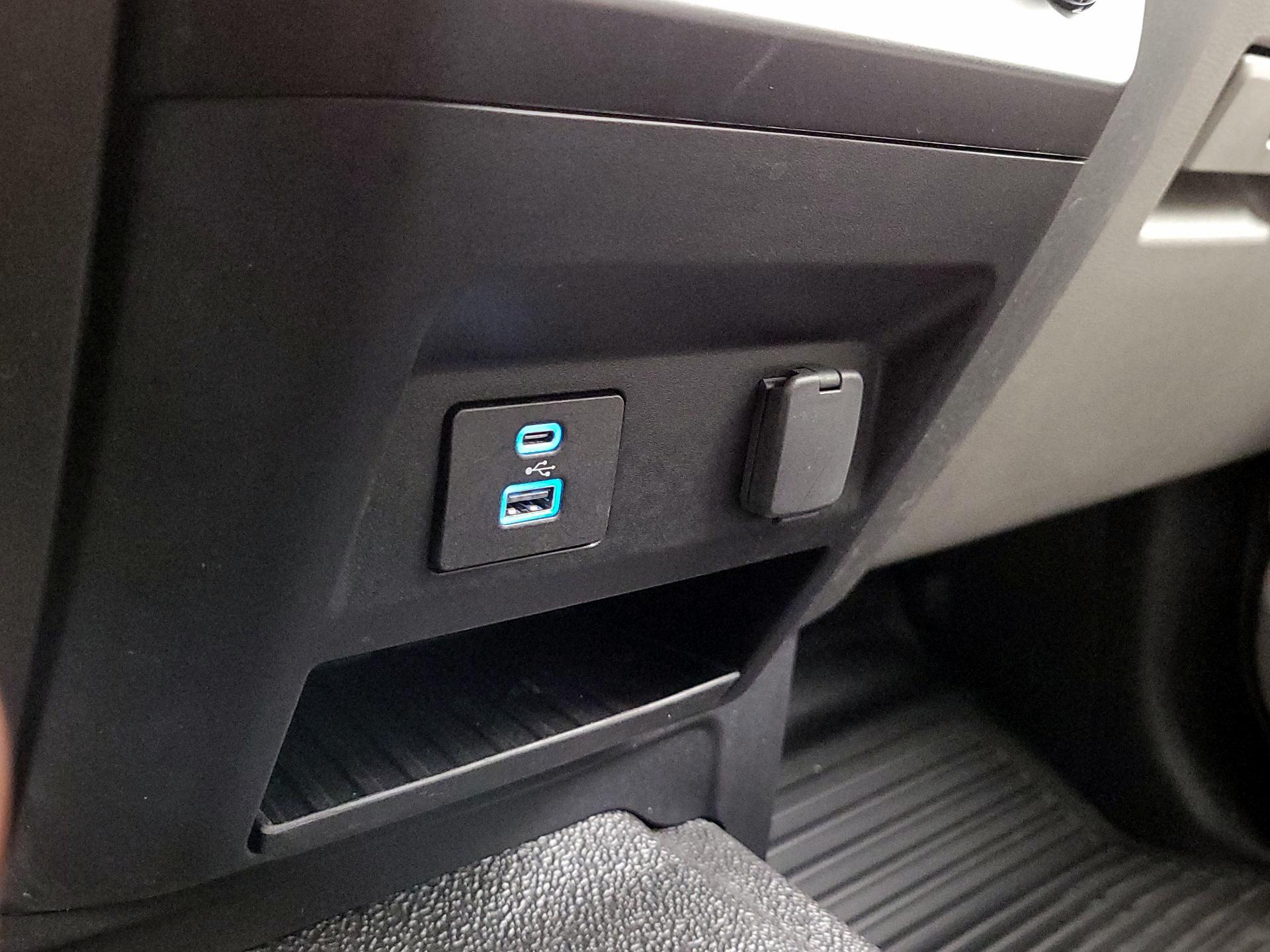 Thumbnail: 2021 Ford F-250 - 18