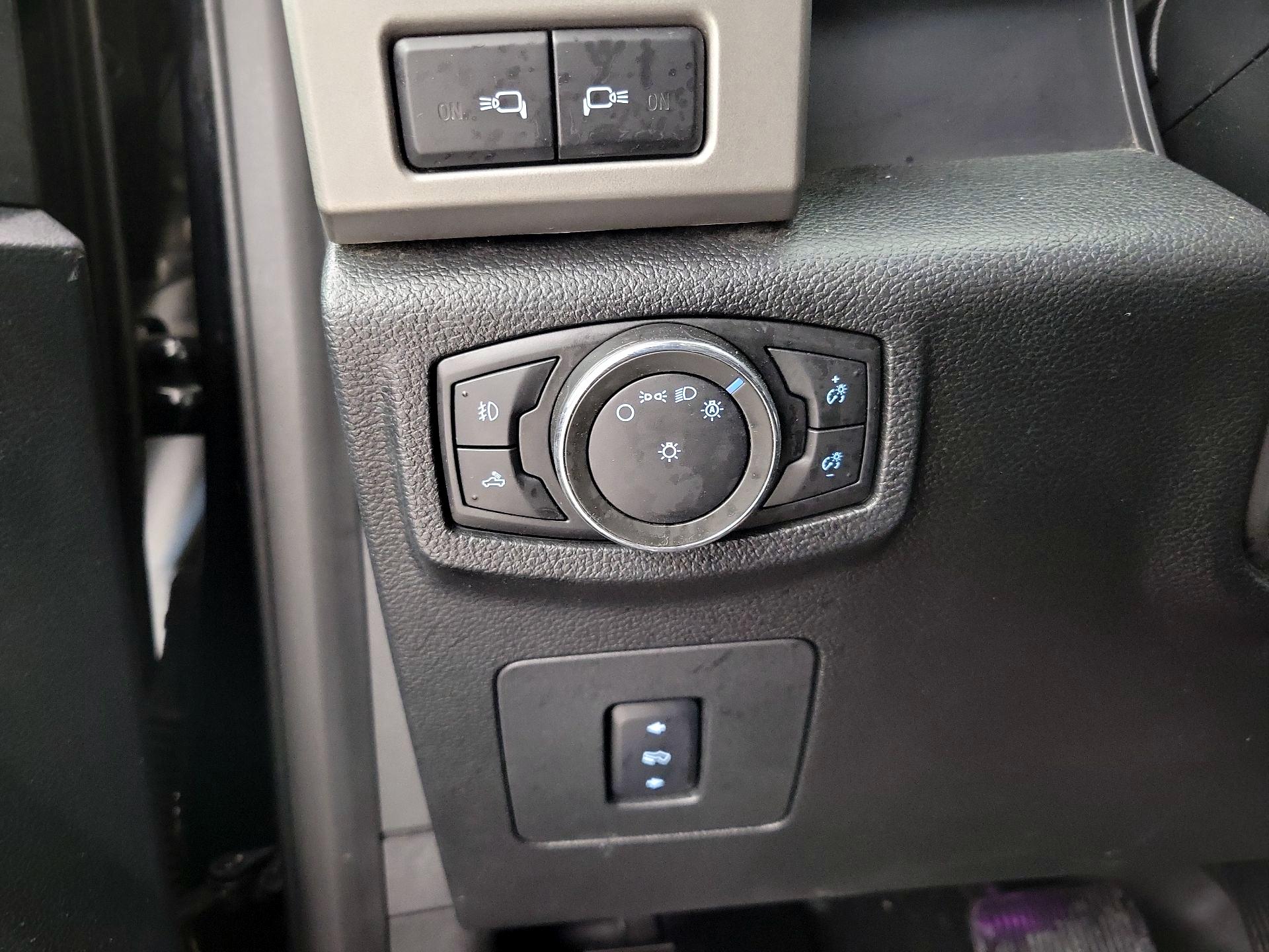 Thumbnail: 2016 Ford F-150 - 13