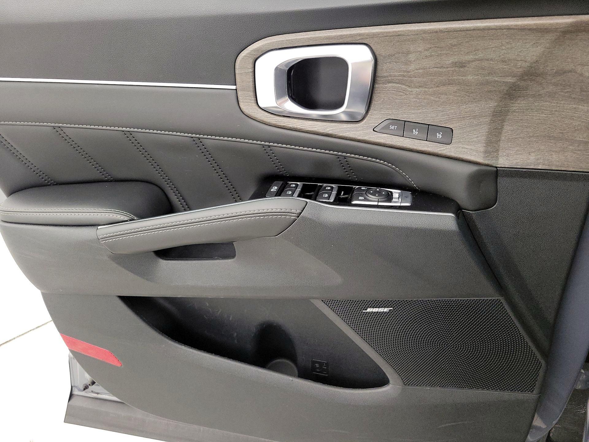 Thumbnail: 2023 Kia Sorento - 12