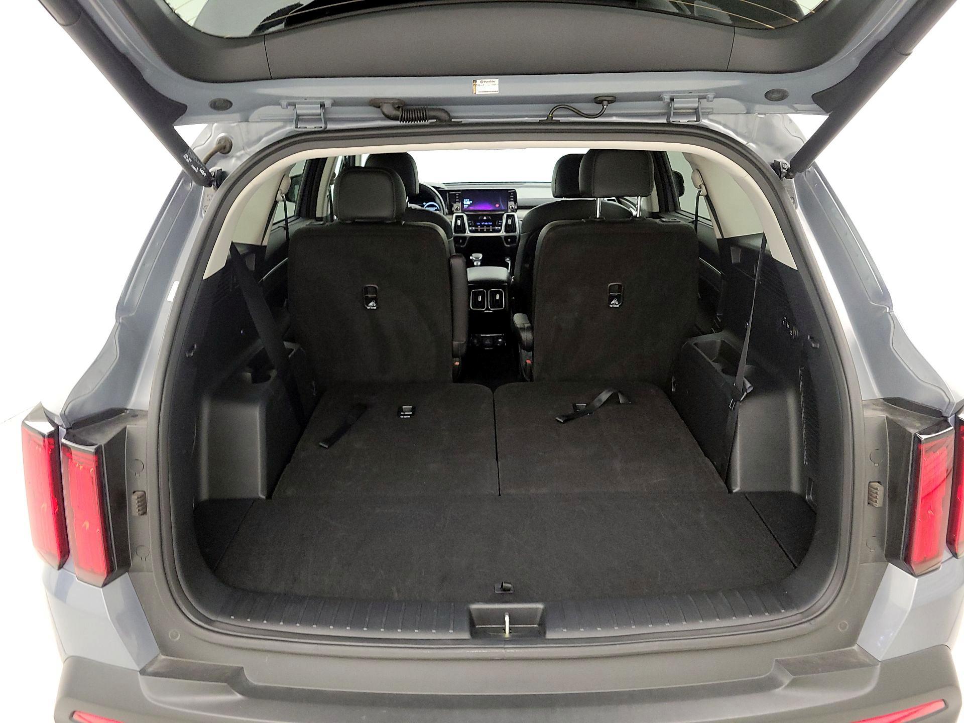 Thumbnail: 2023 Kia Sorento - 16