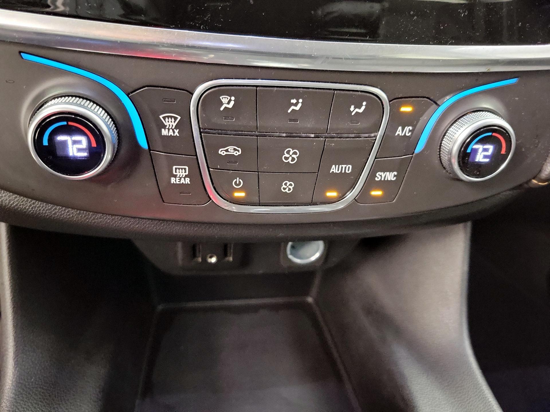 Thumbnail: 2019 Chevrolet Traverse - 16