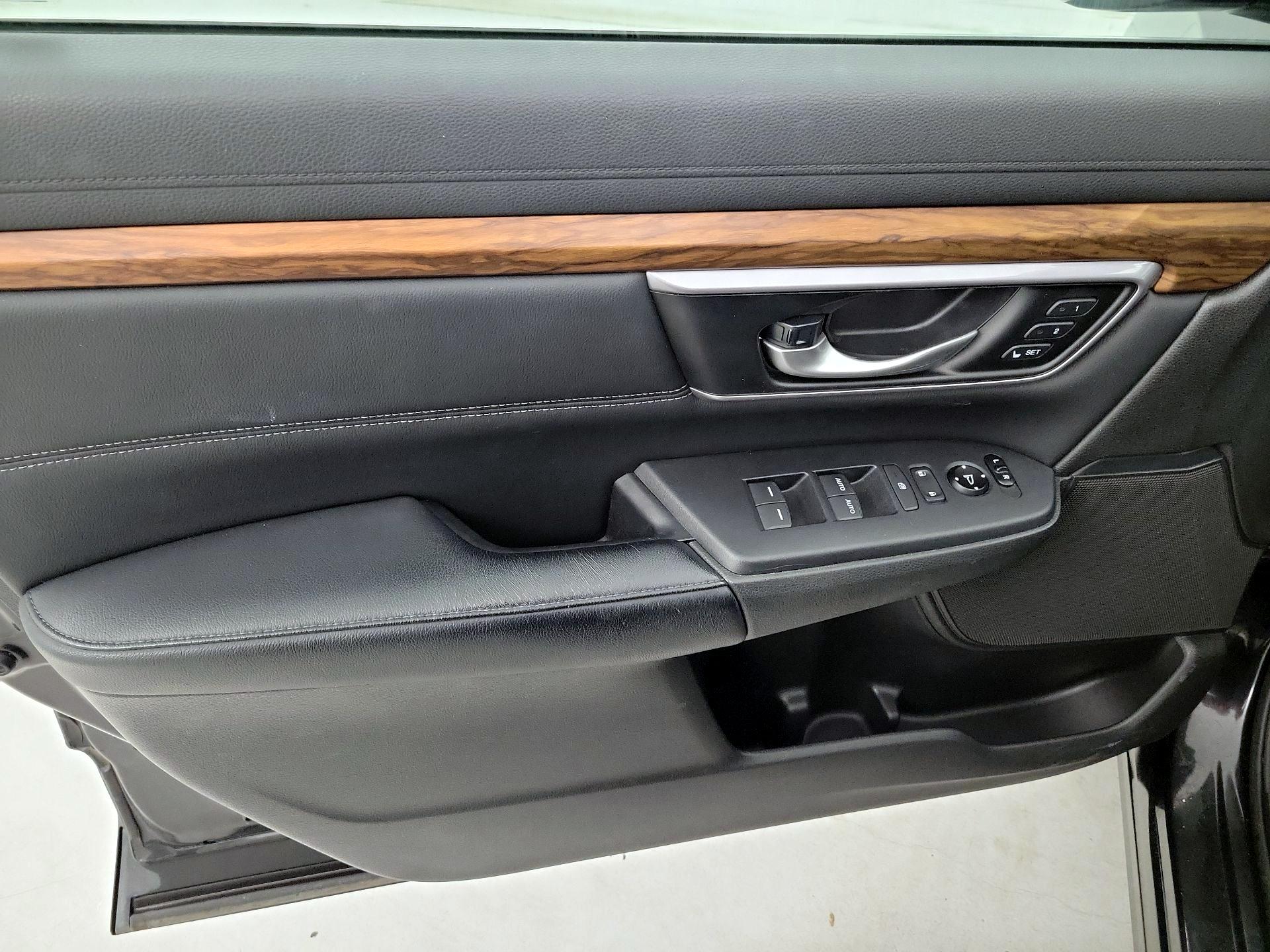 Thumbnail: 2017 Honda CR-V - 12