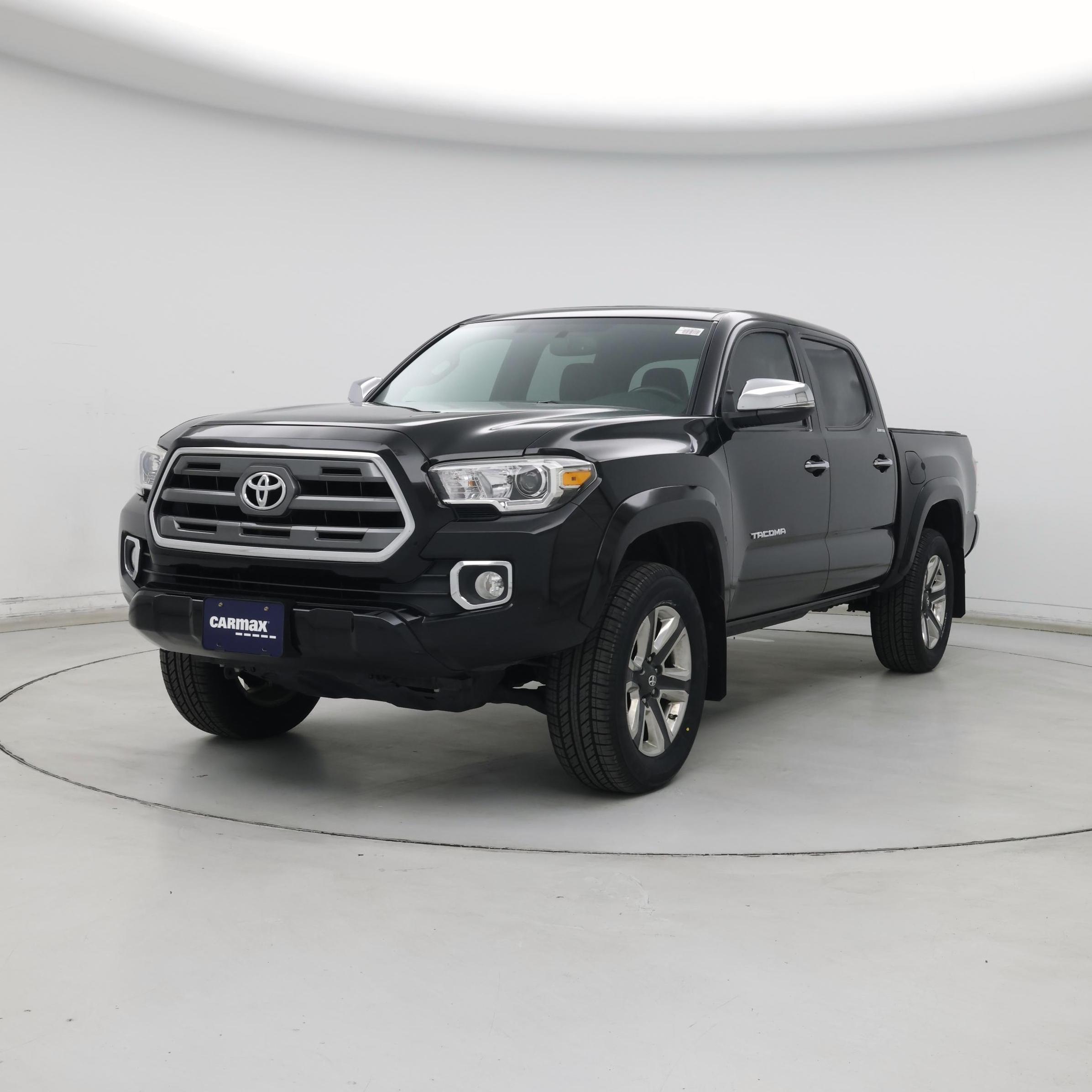 Thumbnail: 2017 Toyota Tacoma - 4