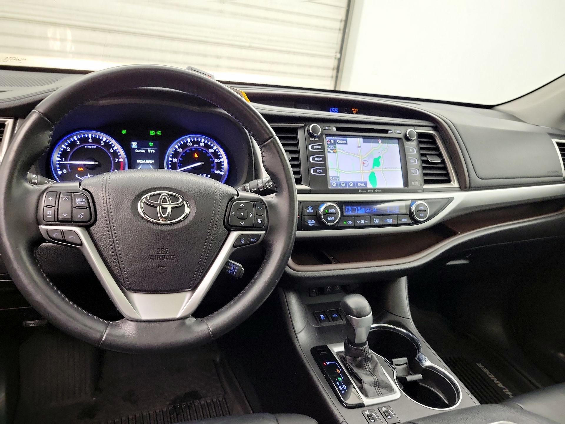 Thumbnail: 2019 Toyota Highlander - 9