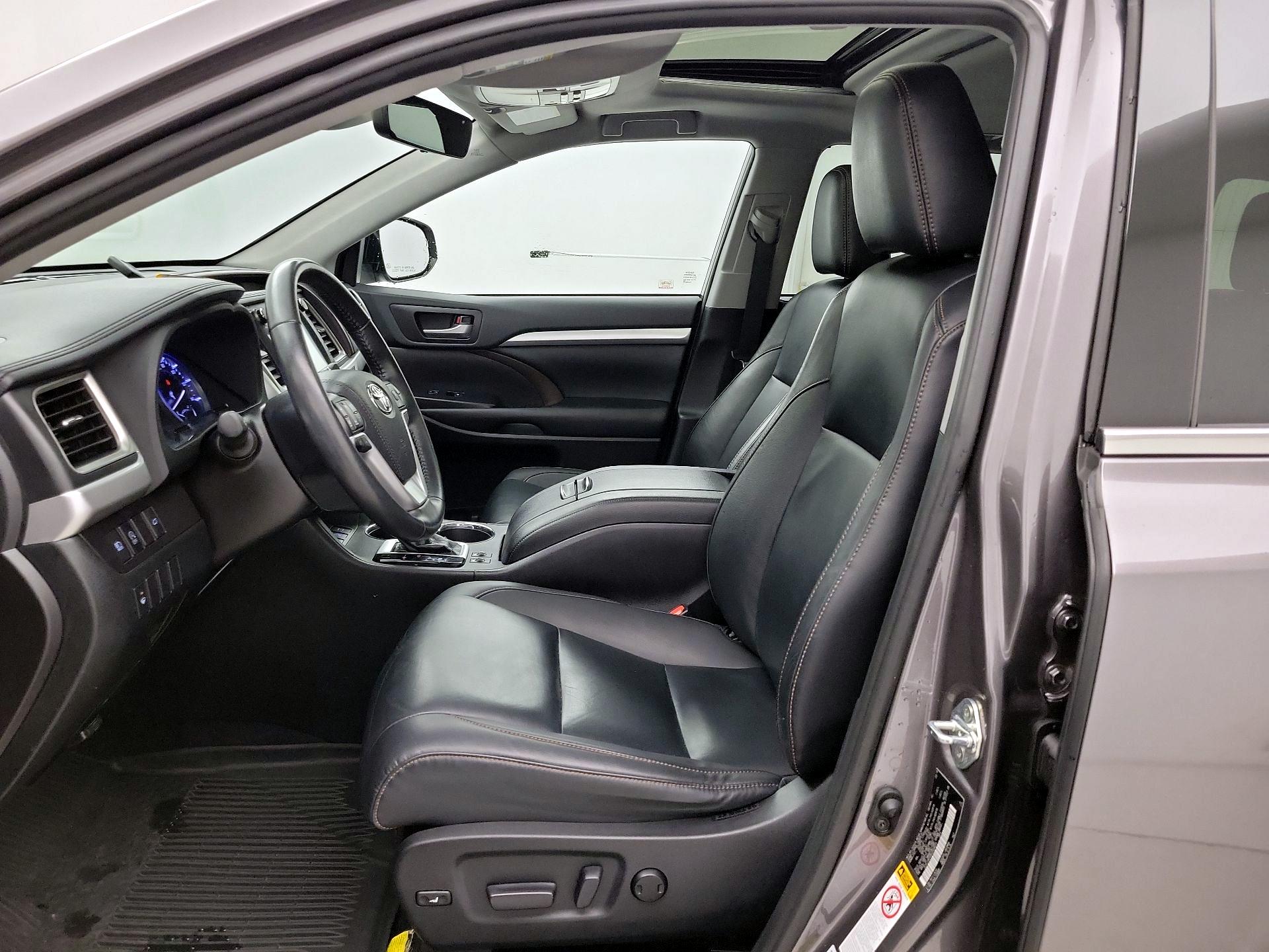 Thumbnail: 2019 Toyota Highlander - 11