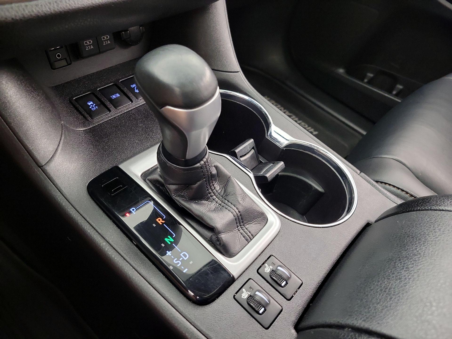Thumbnail: 2019 Toyota Highlander - 18