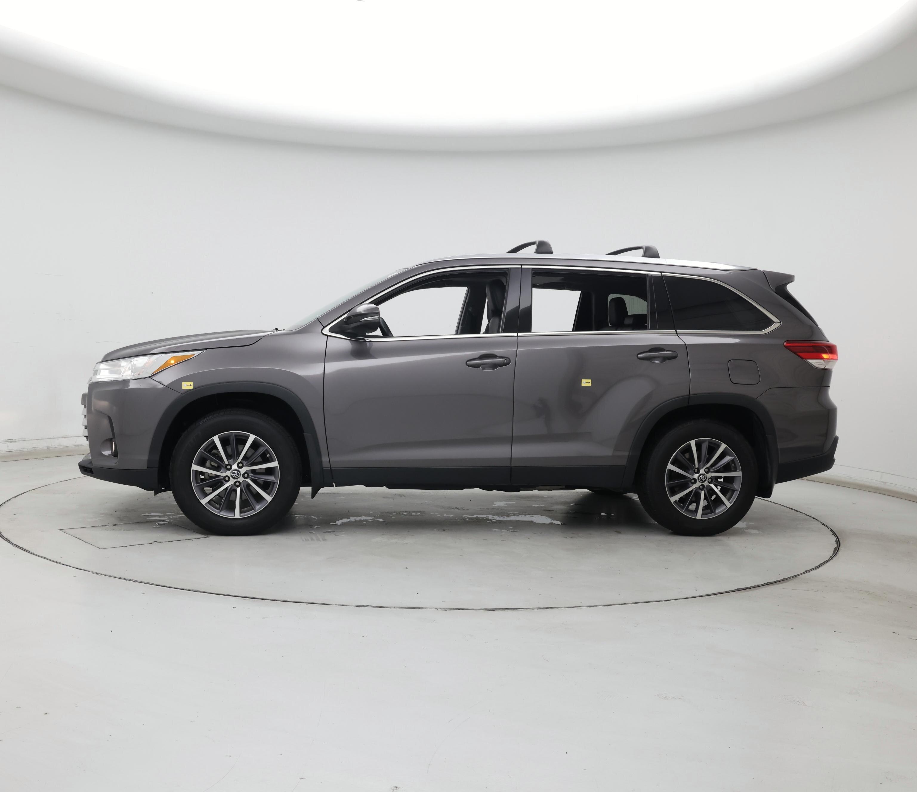Thumbnail: 2019 Toyota Highlander - 3