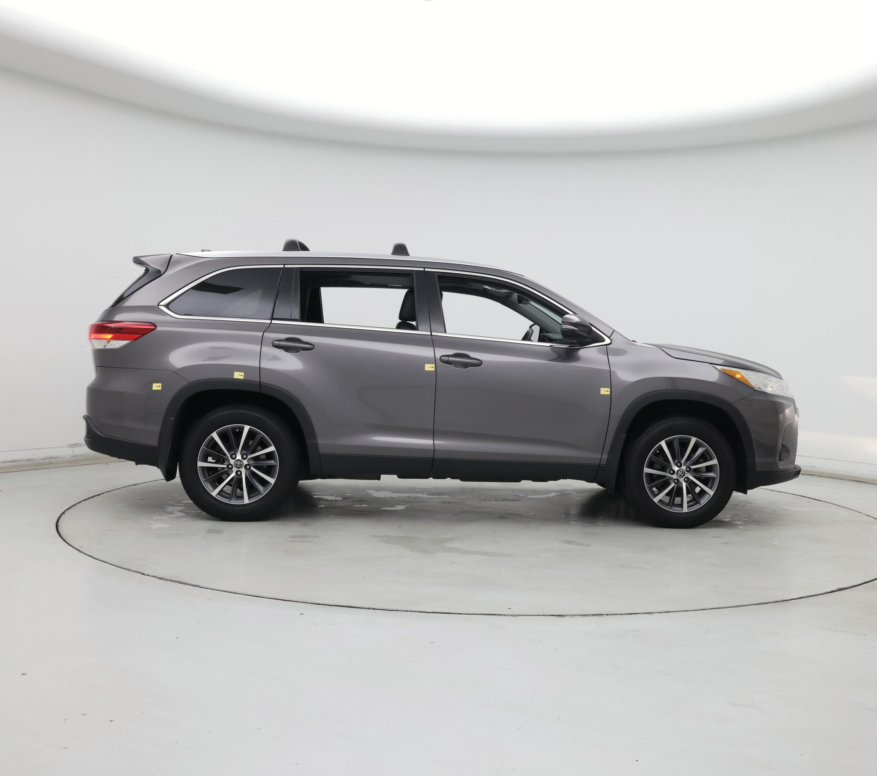 Thumbnail: 2019 Toyota Highlander - 7