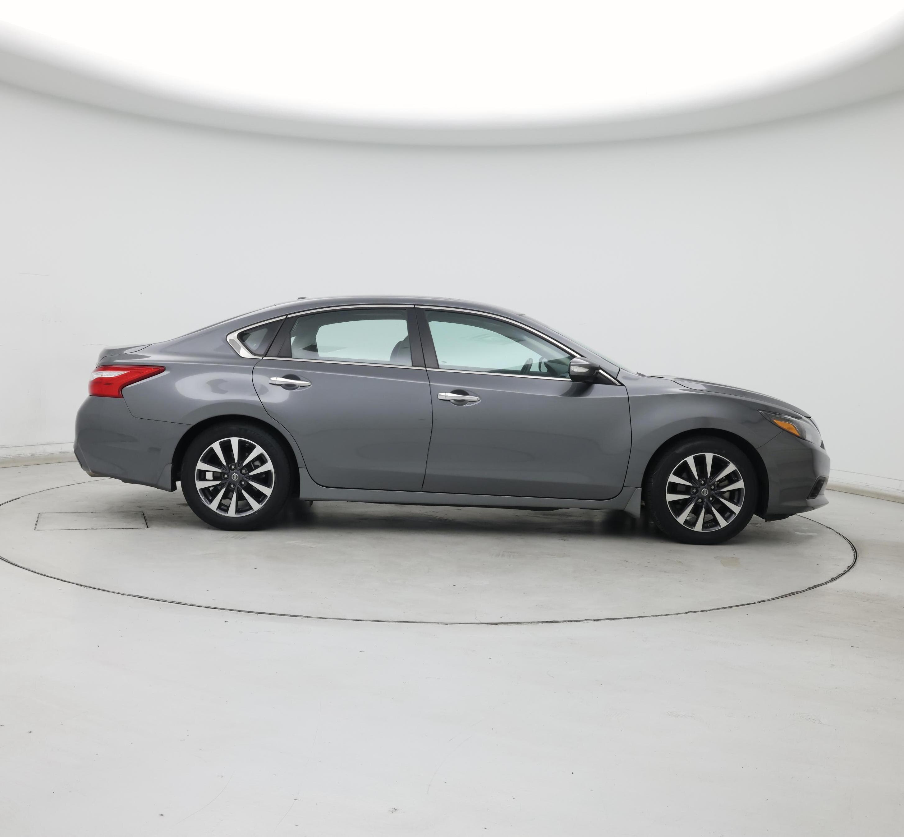 Thumbnail: 2017 Nissan Altima - 7