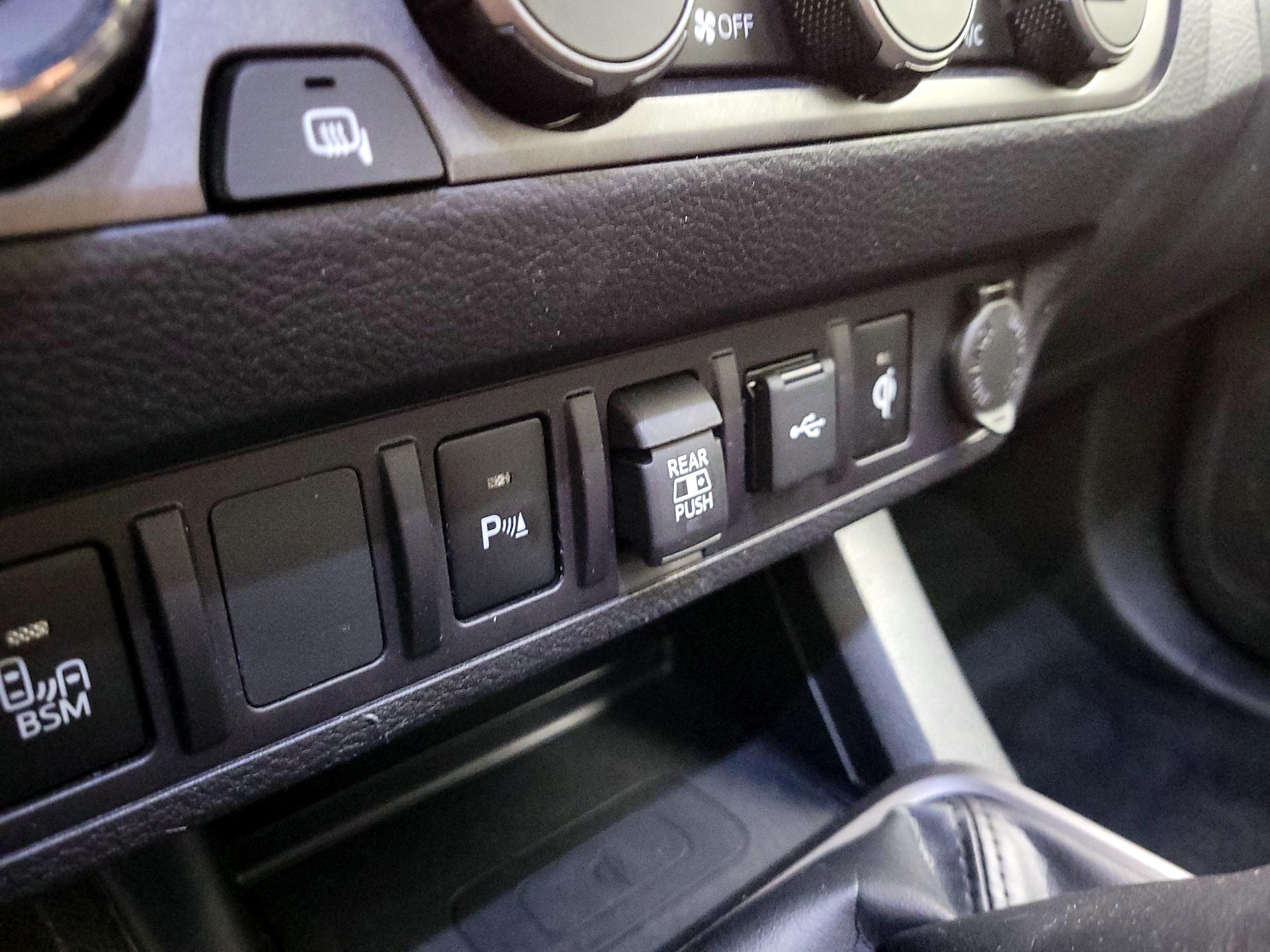 Thumbnail: 2022 Toyota Tacoma - 18