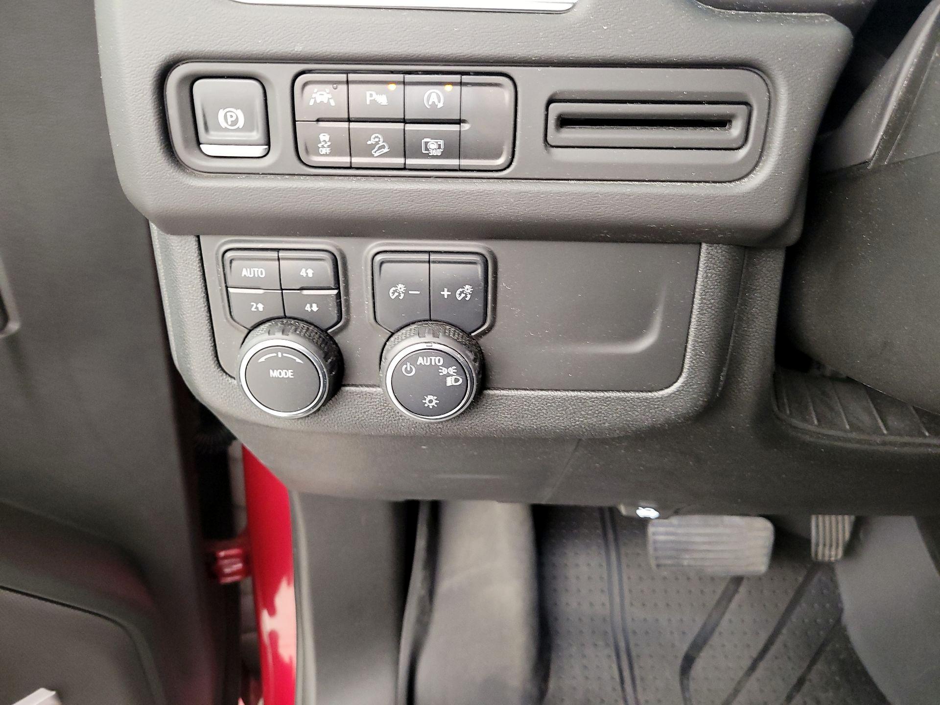 Thumbnail: 2024 Chevrolet Tahoe - 13