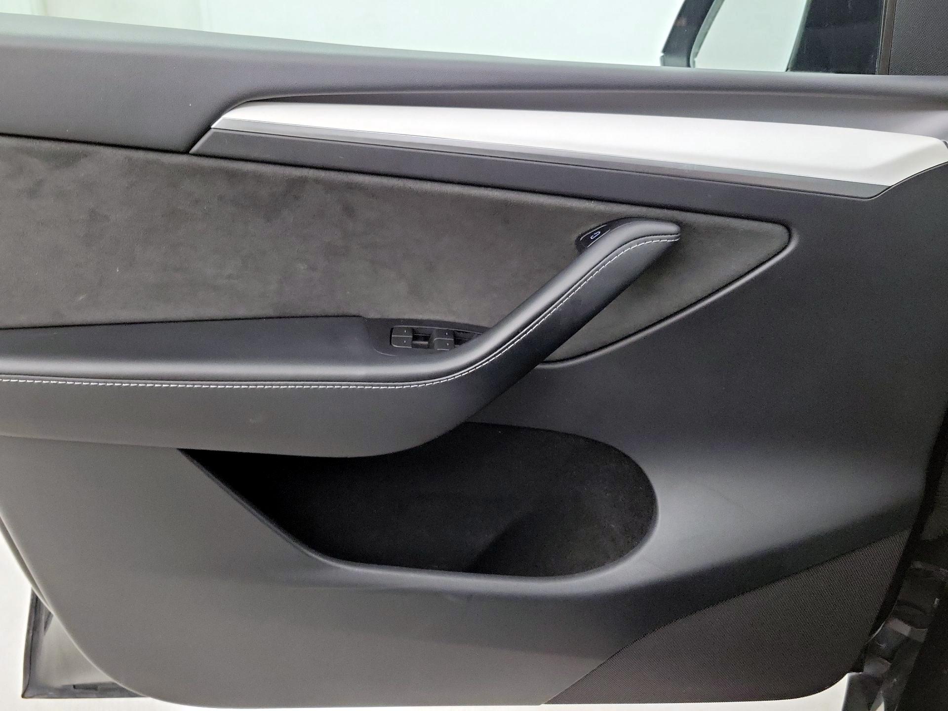 Thumbnail: 2023 Tesla Model Y - 12