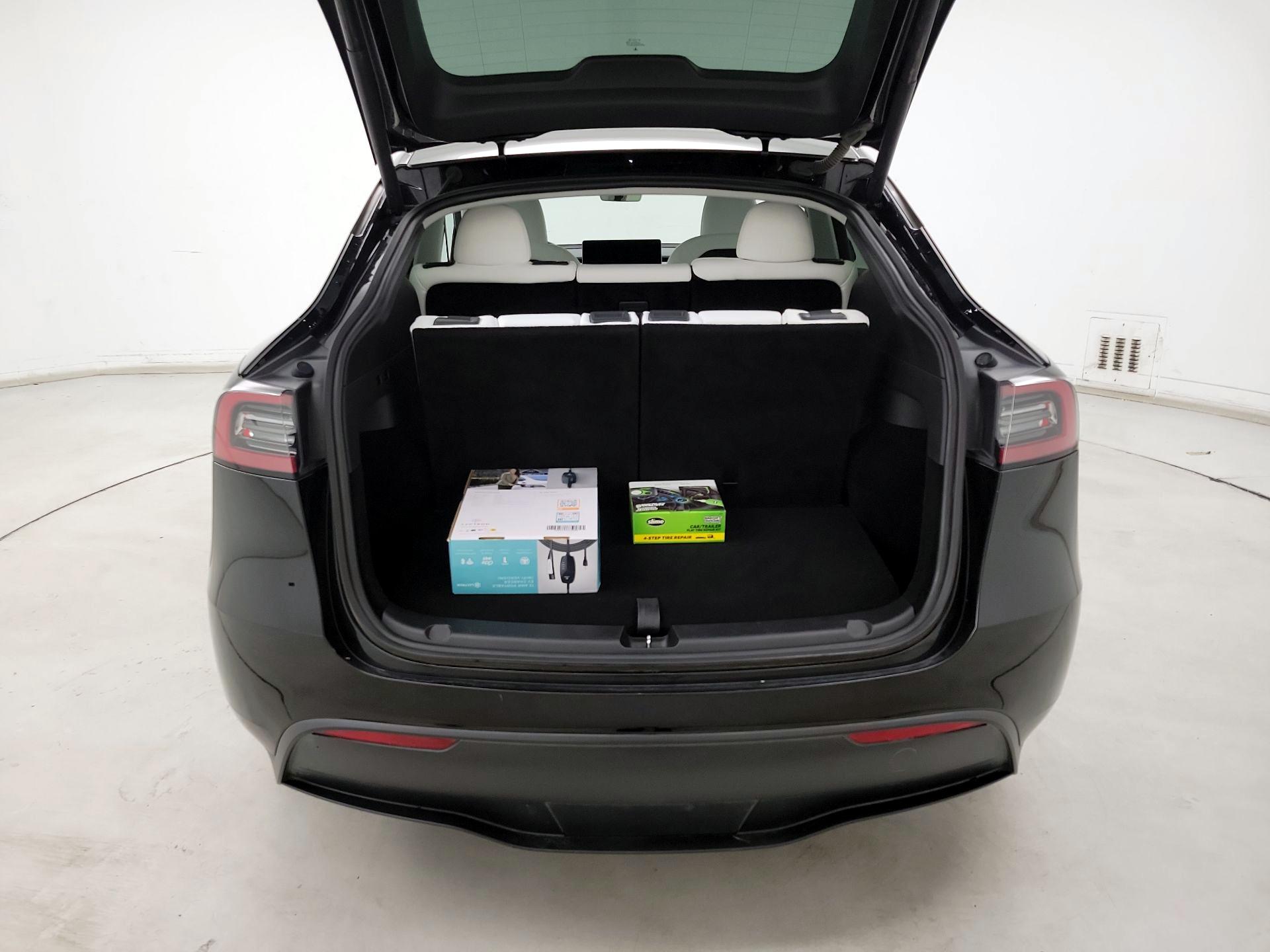 Thumbnail: 2023 Tesla Model Y - 19