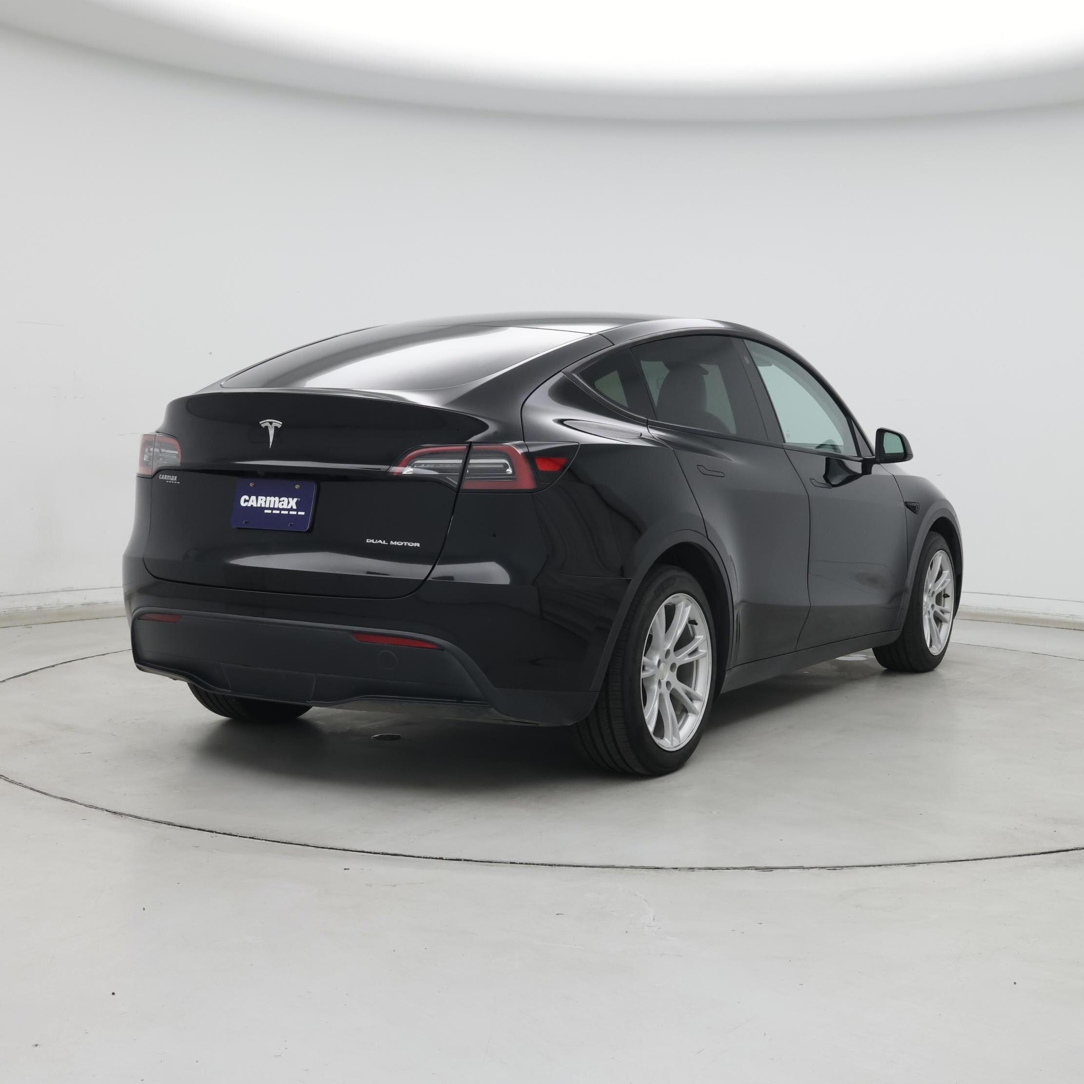 Thumbnail: 2023 Tesla Model Y - 8