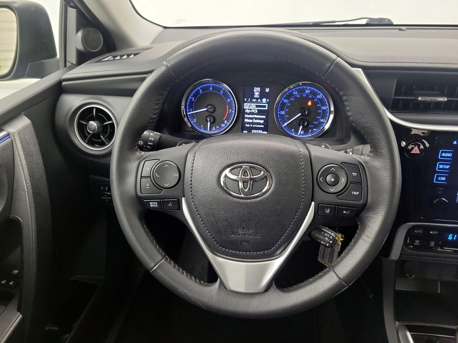 Thumbnail: 2017 Toyota Corolla - 10