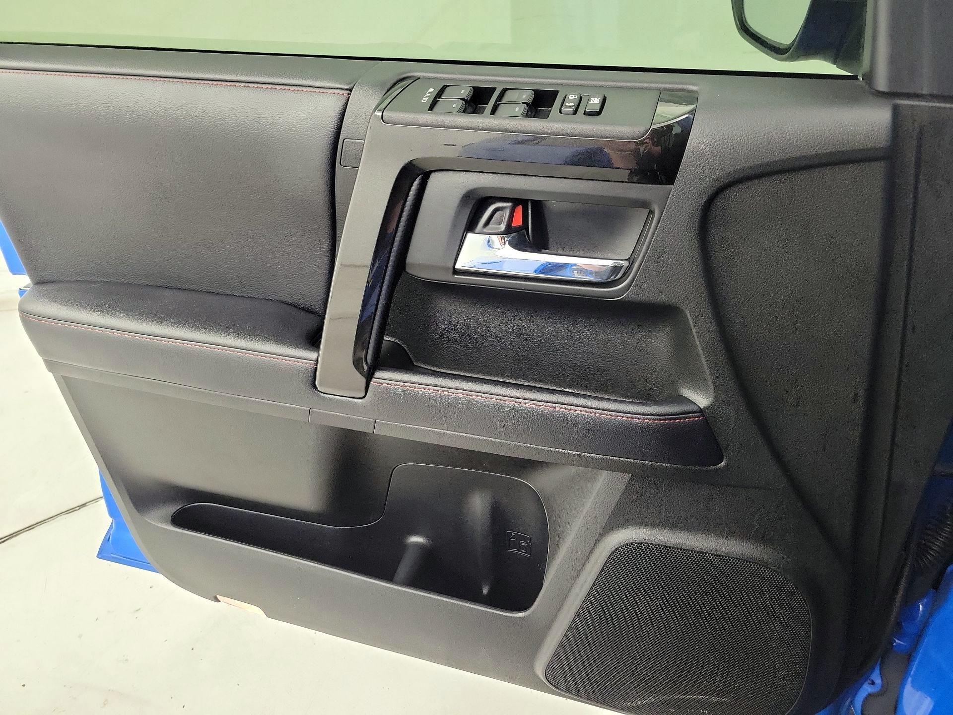 Thumbnail: 2019 Toyota 4Runner - 12