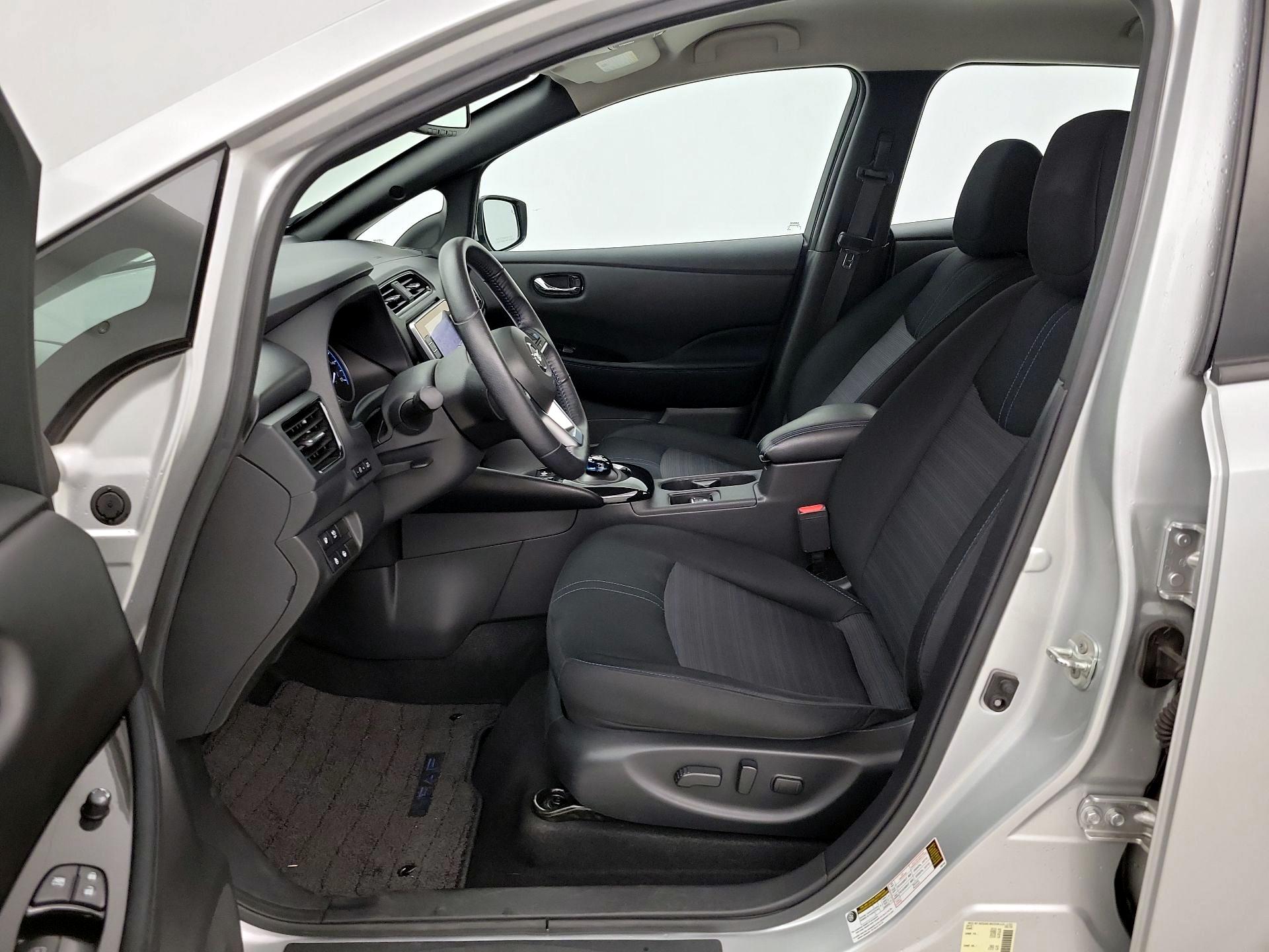 Thumbnail: 2020 Nissan Leaf - 11