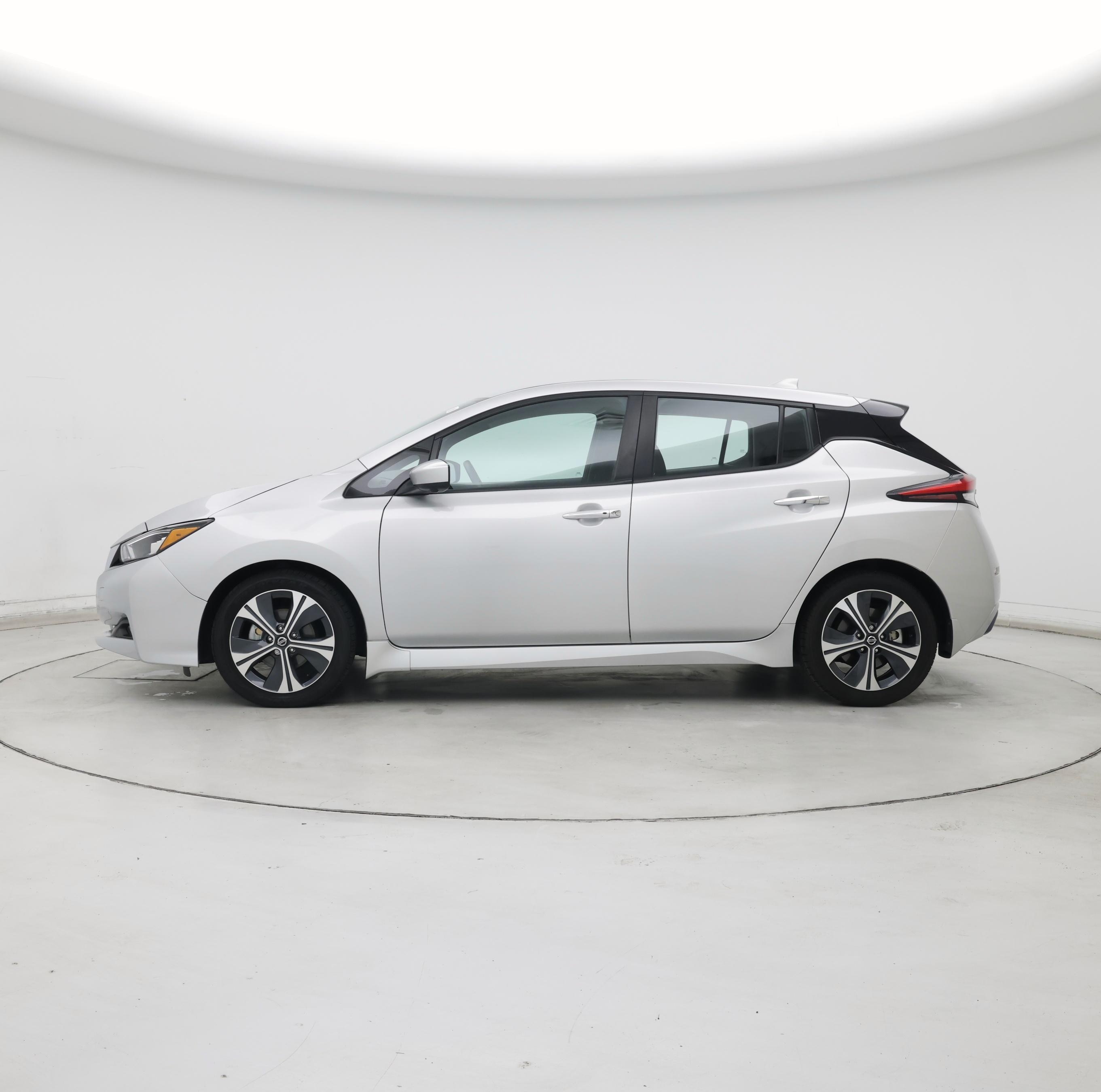 Thumbnail: 2020 Nissan Leaf - 3