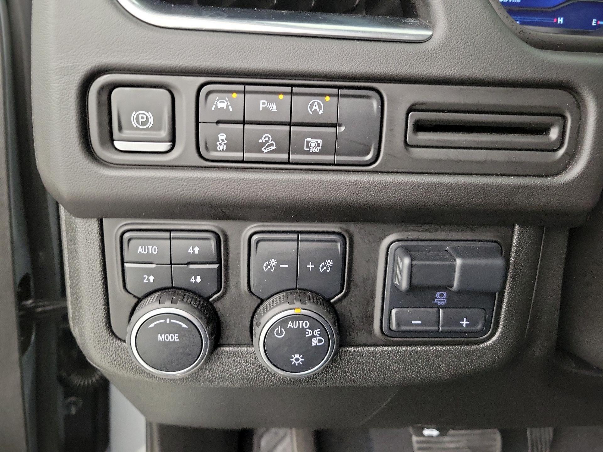 Thumbnail: 2024 Chevrolet Tahoe - 13