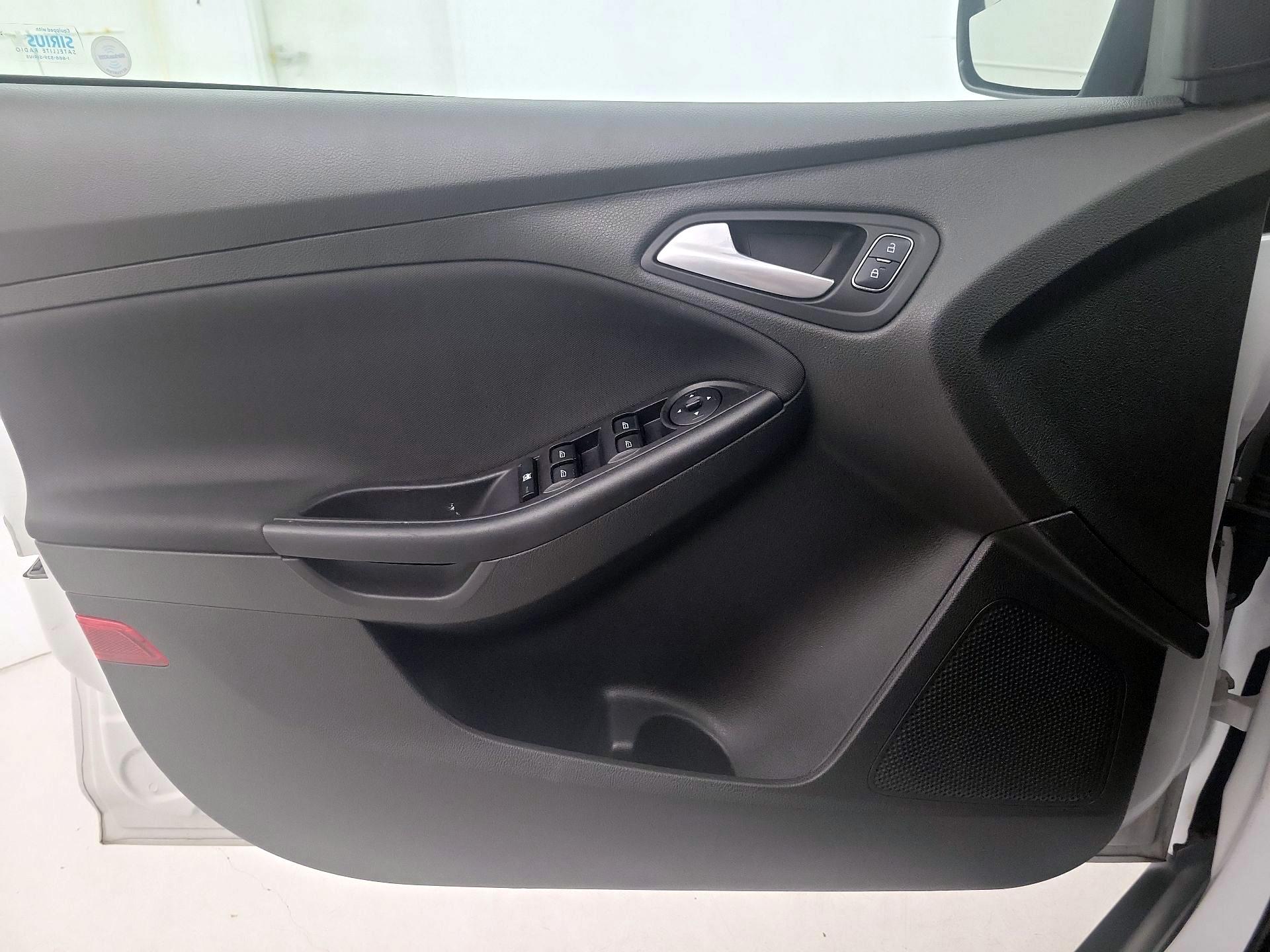 Thumbnail: 2017 Ford Focus - 12