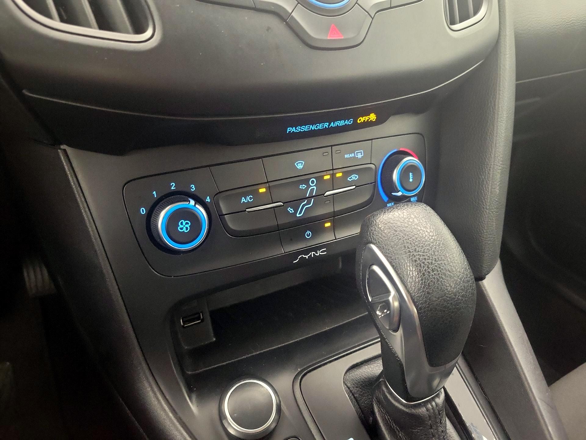 Thumbnail: 2017 Ford Focus - 16