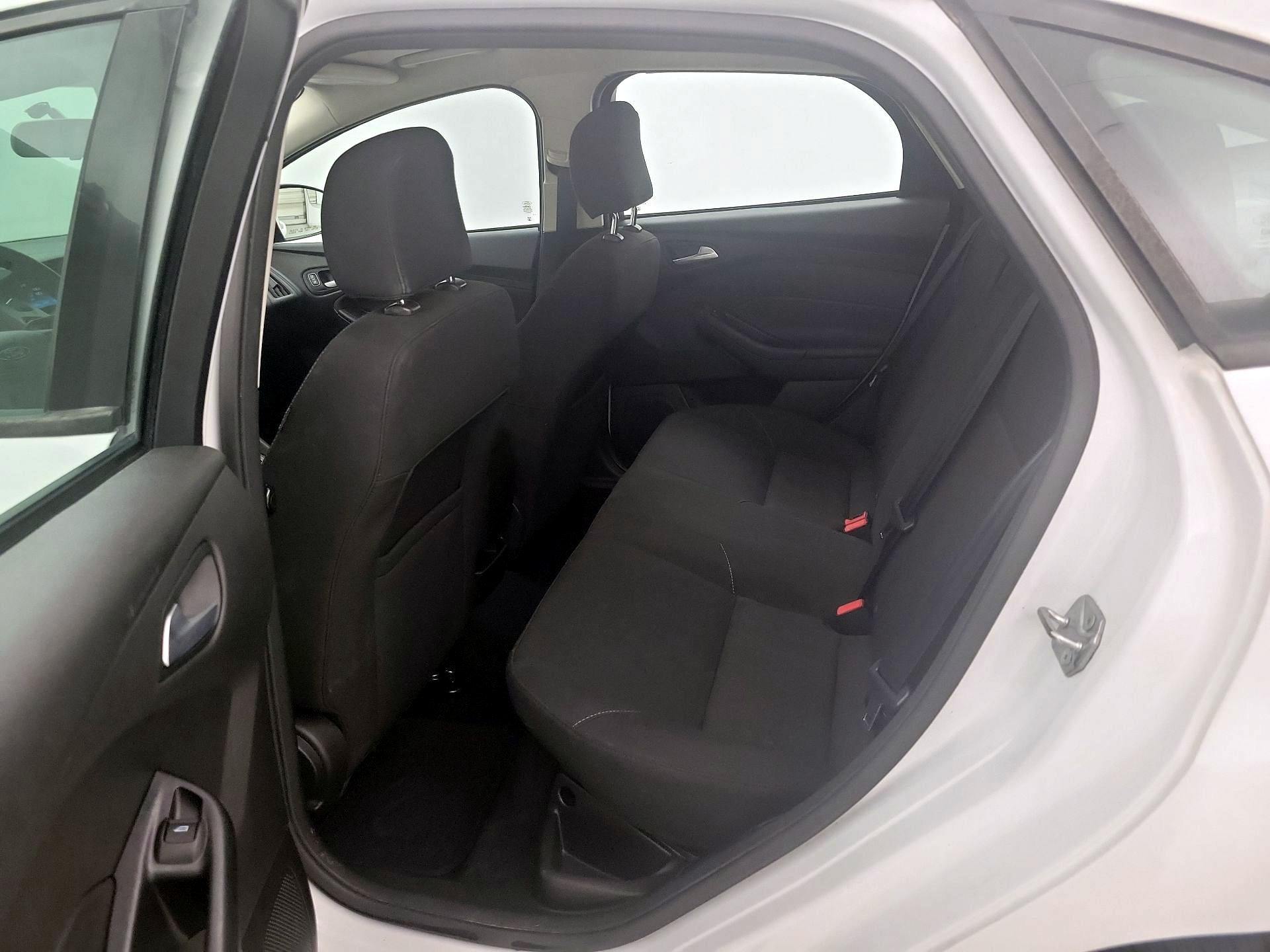 Thumbnail: 2017 Ford Focus - 19